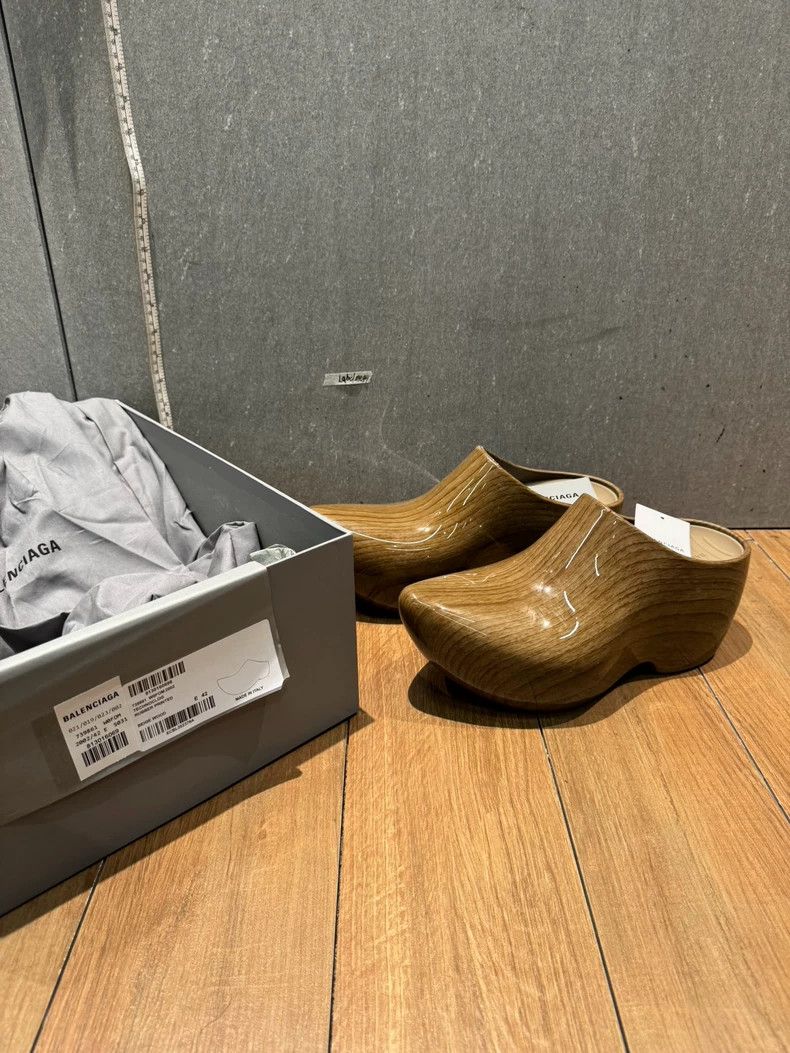 Balenciaga Balenciaga Technoclog Dutch Clogs Muller Slippers Size US 9 / EU 42 - 1 Thumbnail