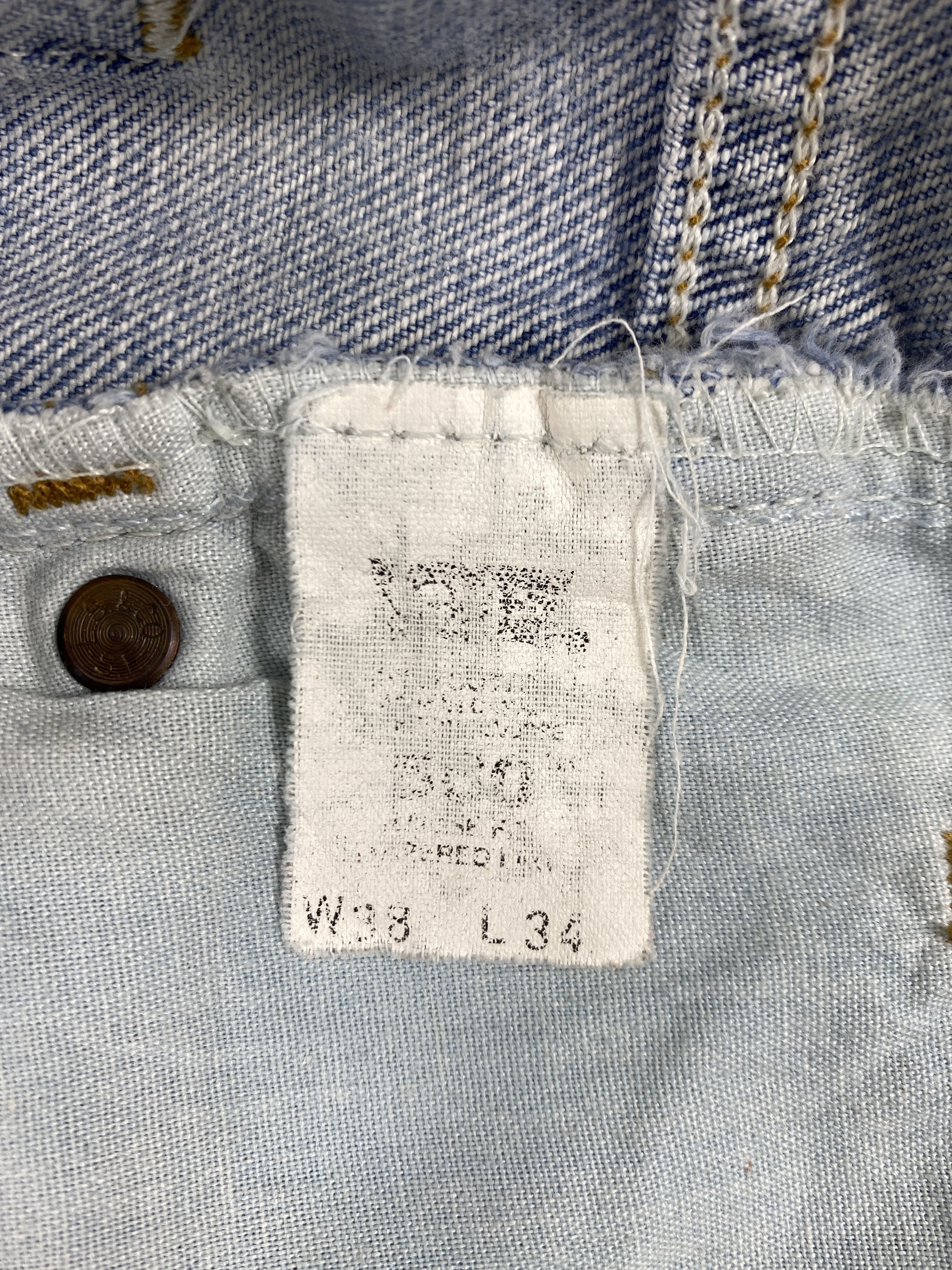 Levi's Light Wash Vintage Levi's 560 Denim 37x34.5 -JN394 Size US 37 - 9 Thumbnail