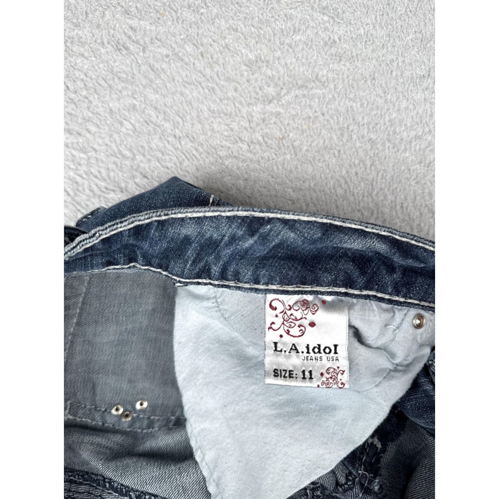 Vintage L.A. Idol Jeans Women 11 Capri Cropped Embellished Rhinestone Pockets Blue Size 32" / US 10 / IT 46 - 7 Thumbnail