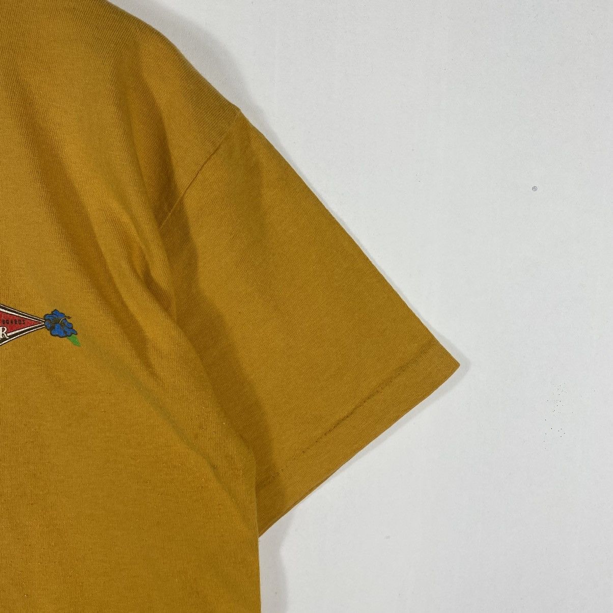 Vintage Vintage 90's BEAR SURF BOARDS Graphic Surf Tee Shirt Size US L / EU 52-54 / 3 - 6 Thumbnail