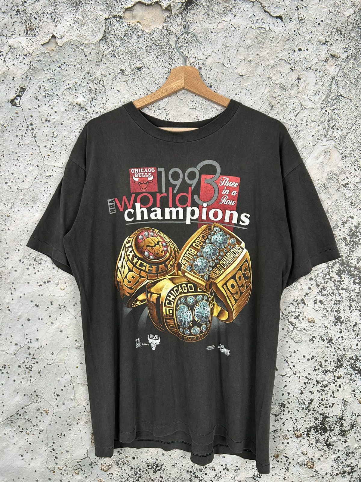 Vintage Chicago Bulls 1993 Champions Graphic Tee 90s Sport