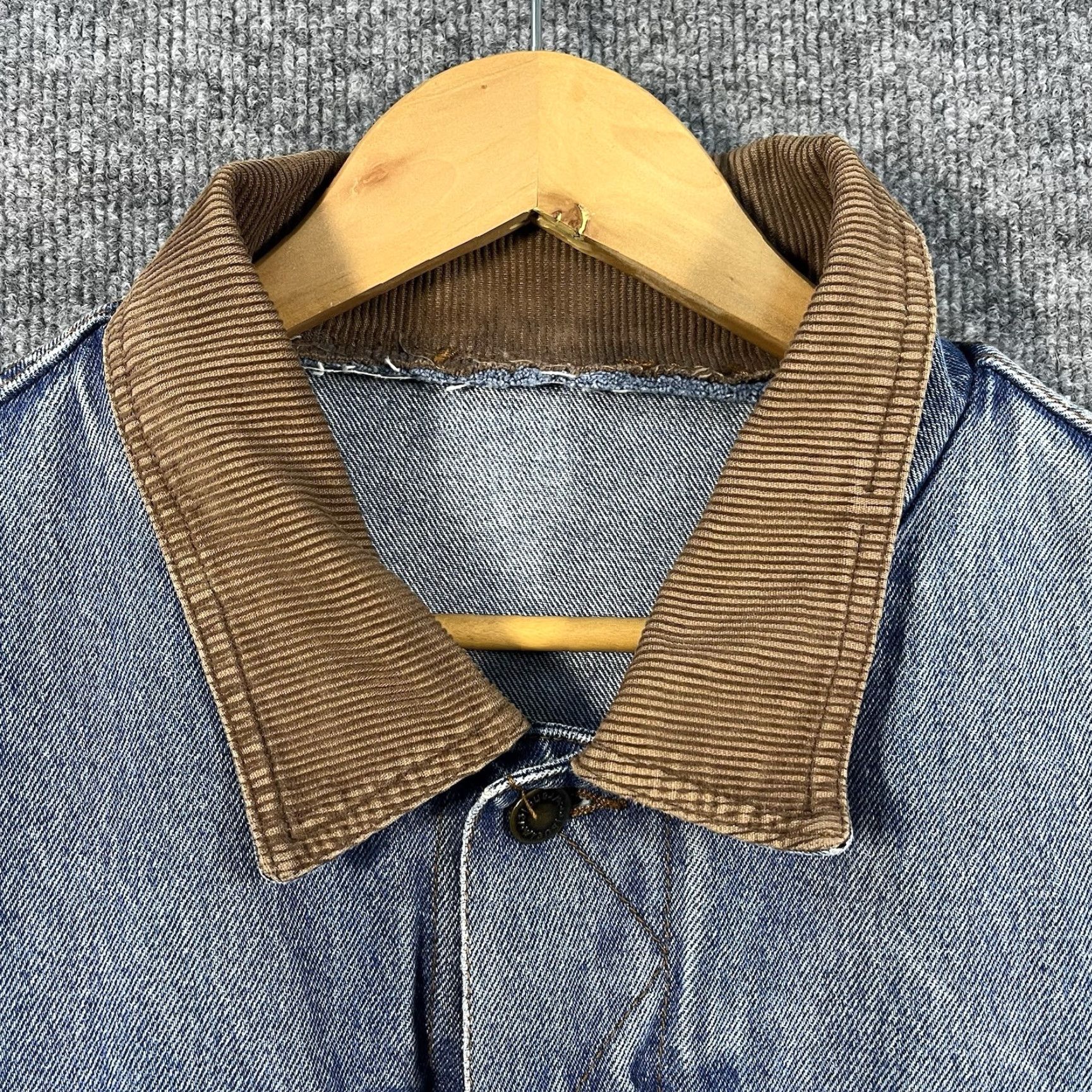 Wrangler VINTAGE Wrangler Denim Jacket Trucker Corduroy Collar Mens XL 80s Denim Jacket USA Mens XL Blue Button Size US 36 / EU 52 - 4 Thumbnail