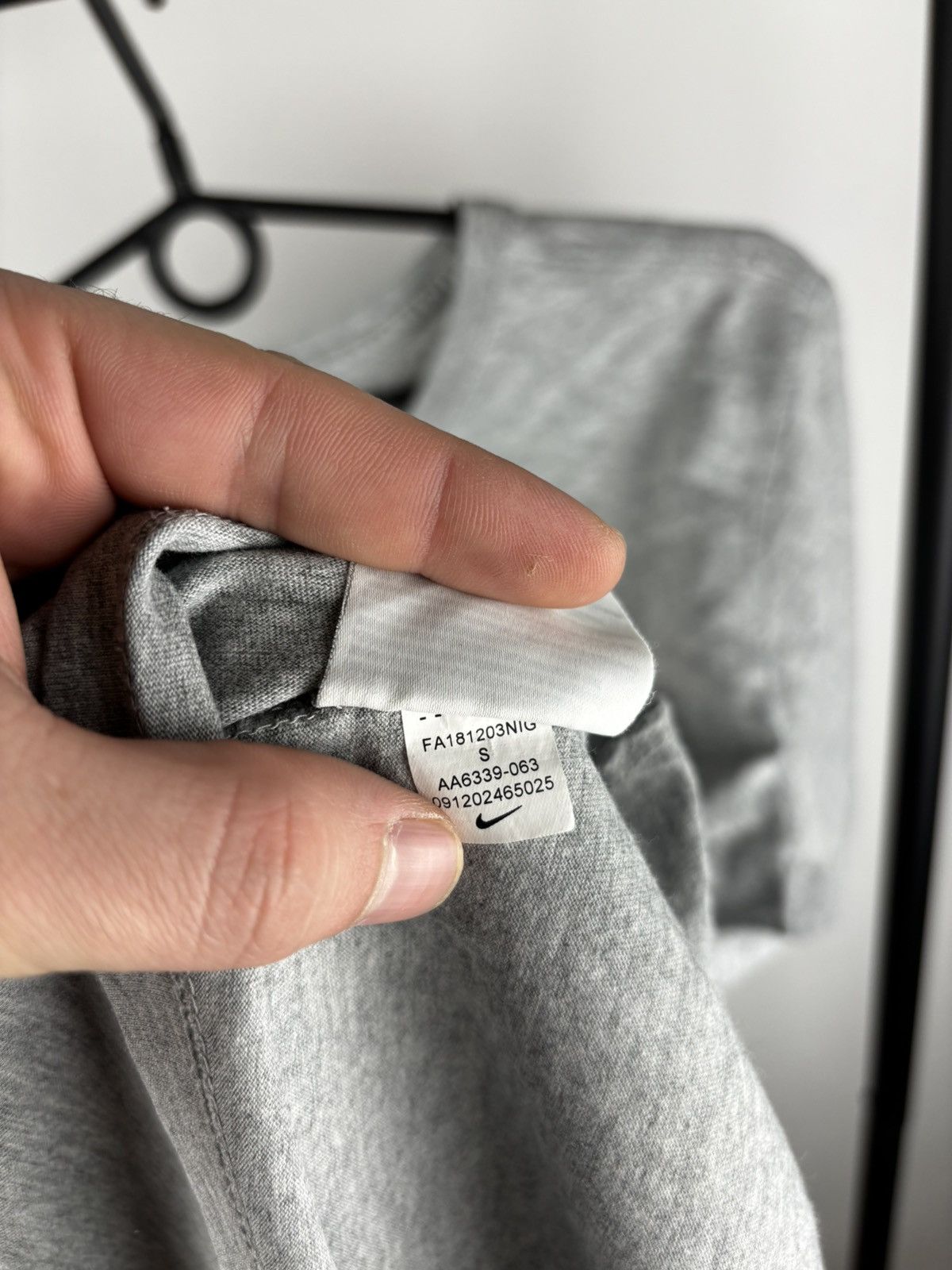 Nike Nike logo box t shirt size S Size US S / EU 44-46 / 1 - 4 Thumbnail