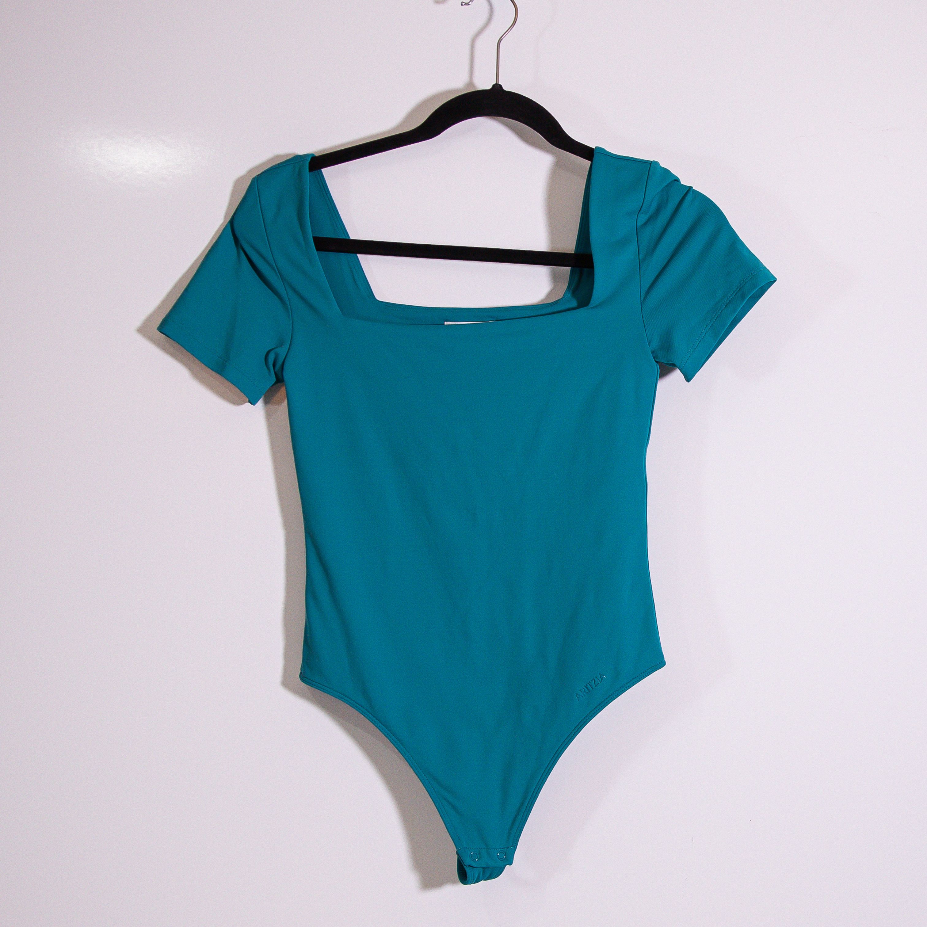Aritzia Aritzia Original Contour Squareneck Short Size S / US 4 / IT 40 - 1 Thumbnail