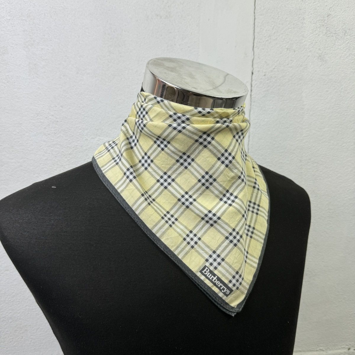Burberry Vintage Burberrys Handkerchief, Bandana, Neckerchief Size ONE SIZE - 6 Thumbnail