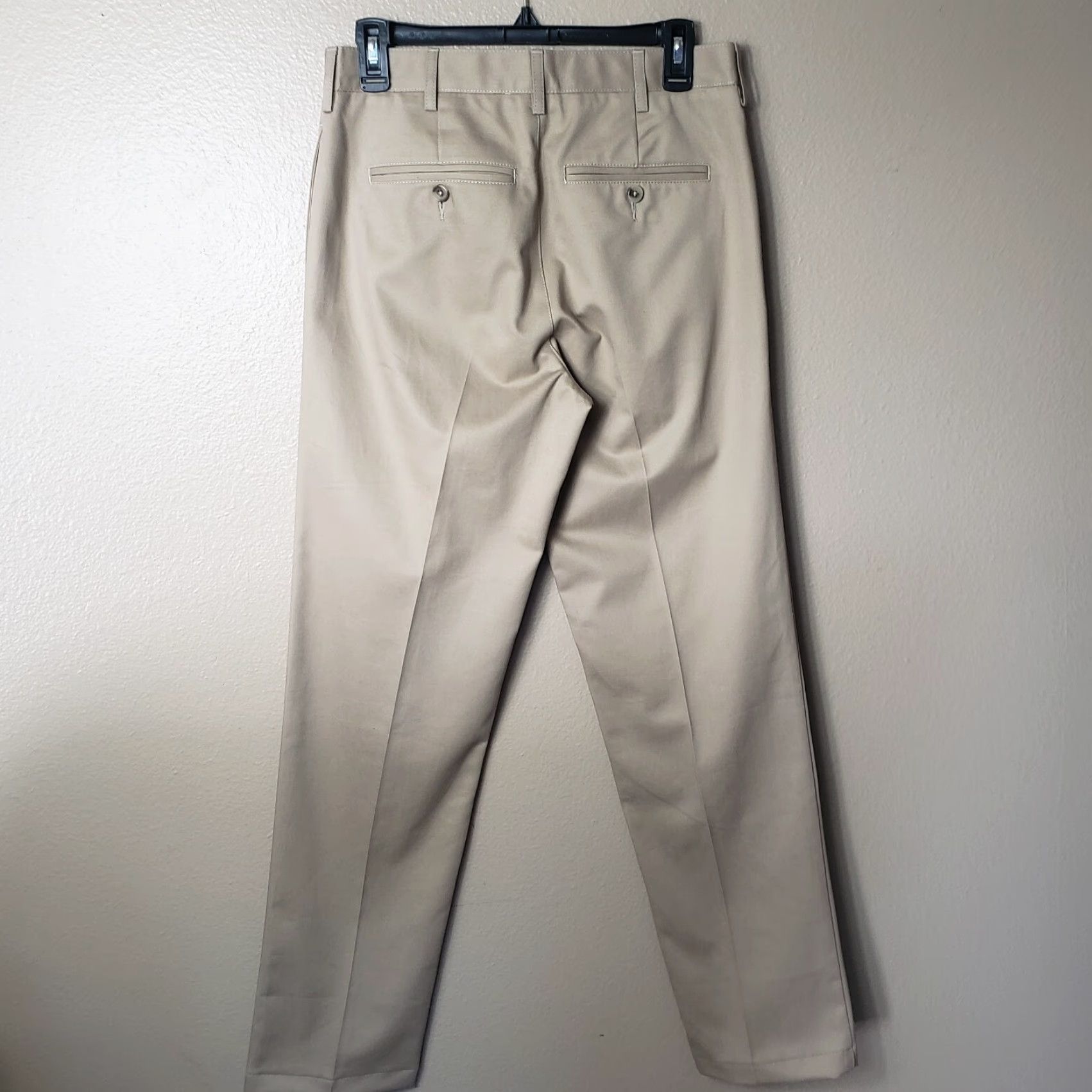 Lands' End Lands' End Men’s Khaki Tailored Fit No Iron Twill Pants-Size 30x32 Beige Chino Classic, Preppy, School Mens Size US 30 / EU 46 - 3 Thumbnail