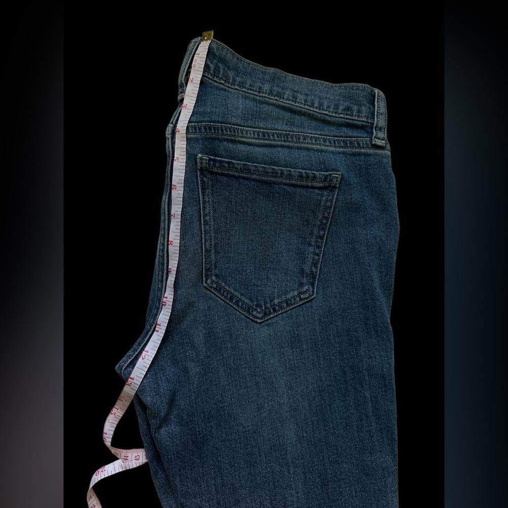 Old Navy Old Navy tattered straight cut jeans Size 27" / US 4 / IT 40 - 6 Thumbnail