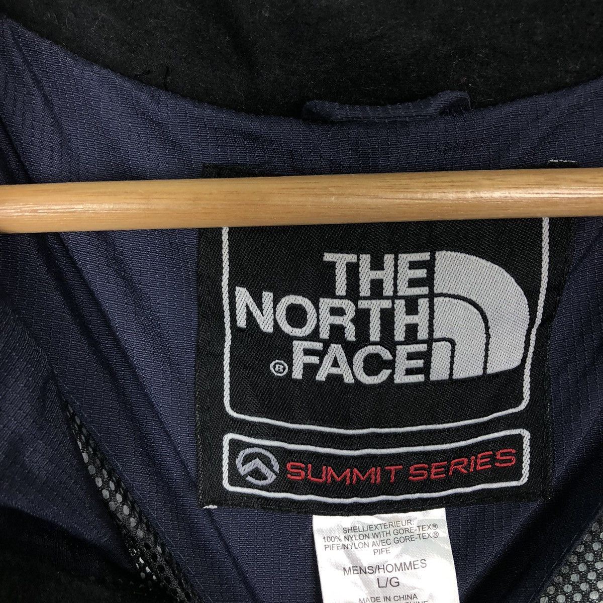 The North Face VINTAGE THE NORTH FACE SUMMIT SERIES SURVIVAL JACKET Size US L / EU 52-54 / 3 - 10 Thumbnail
