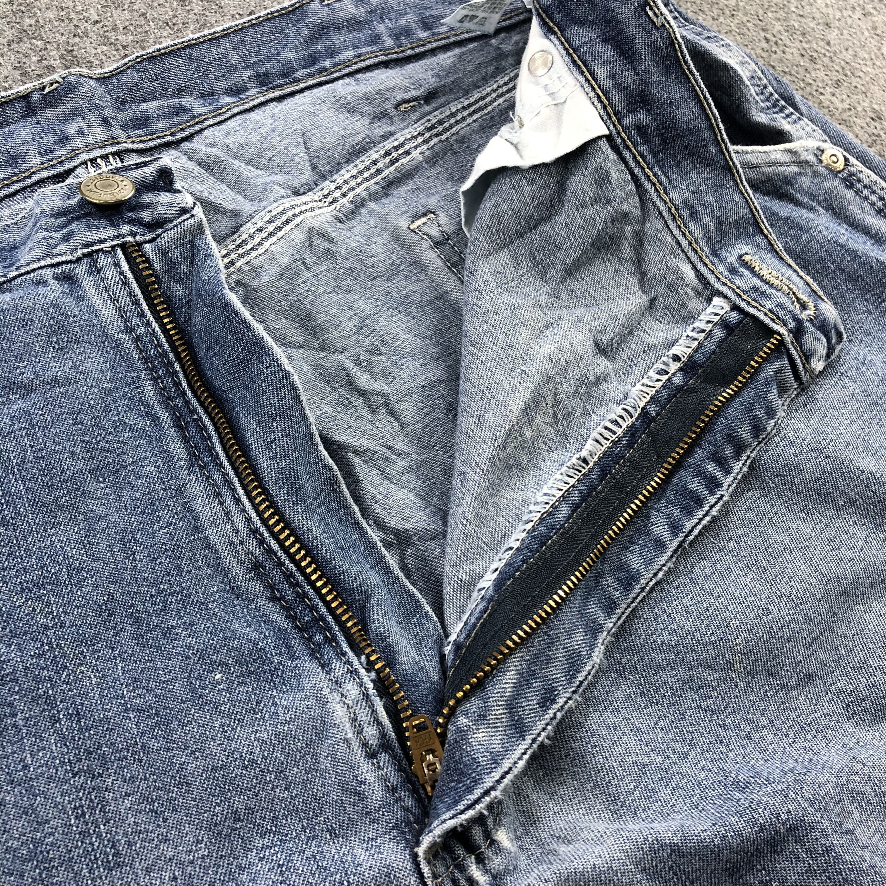 Vintage Vintage Blue Wash Wrangler Jeans-J2255 Size US 39 - 10 Thumbnail