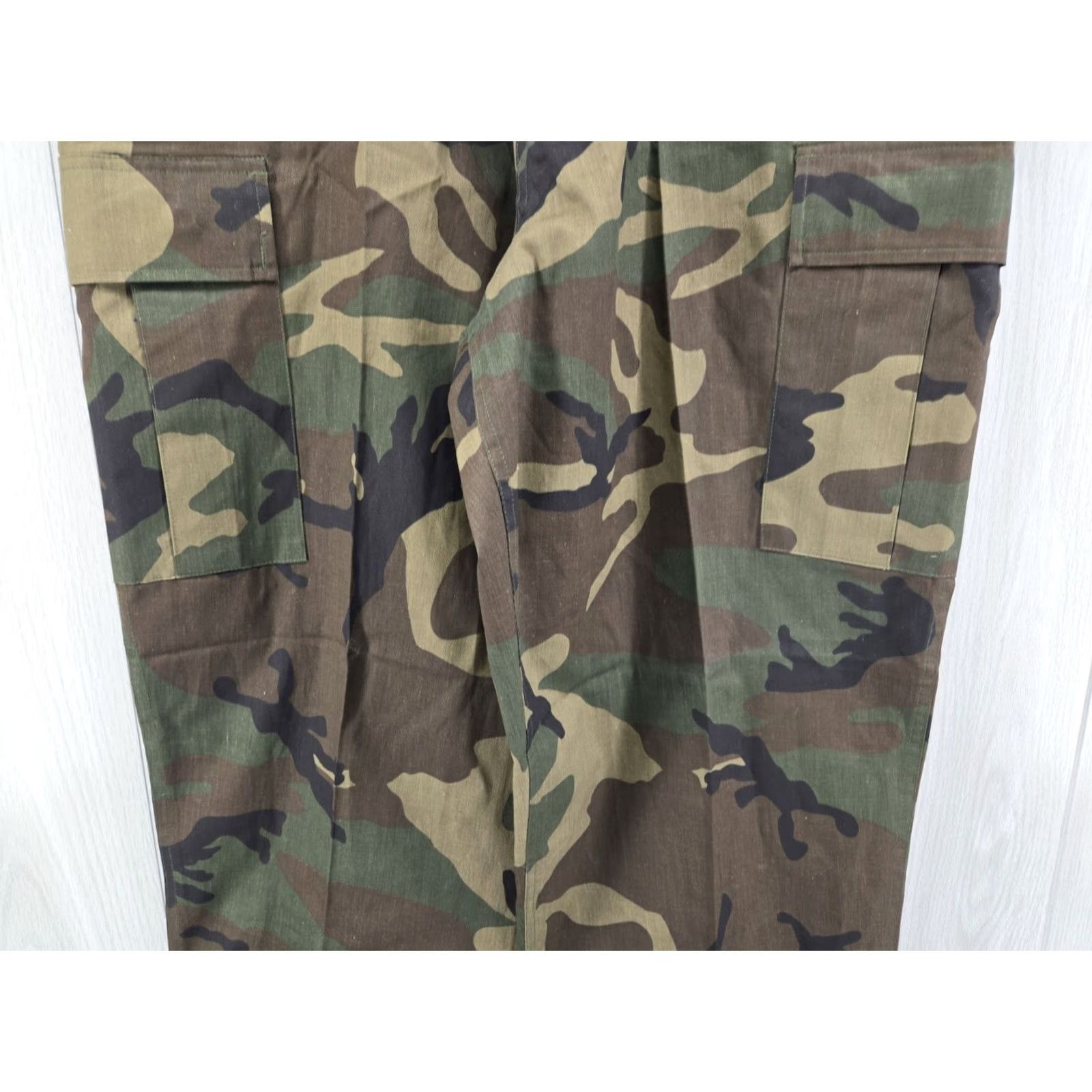 Vintage VINTAGE Master Sportsman Pants Mens Large Camo Cargo Hunting Outdoor Woodland 38/33 Mens Pants Camouflage Cargo Hunting 90s? Size US 33 - 4 Thumbnail
