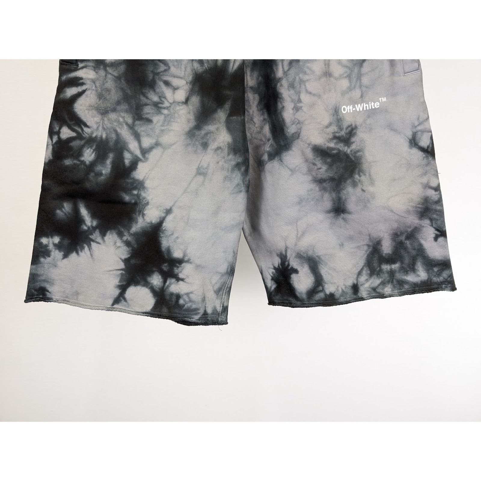 Off-White o1rshd1 Diag Tie Dye Sweatshorts in Warm Grey White M Size US 32 / EU 48 - 13 Thumbnail