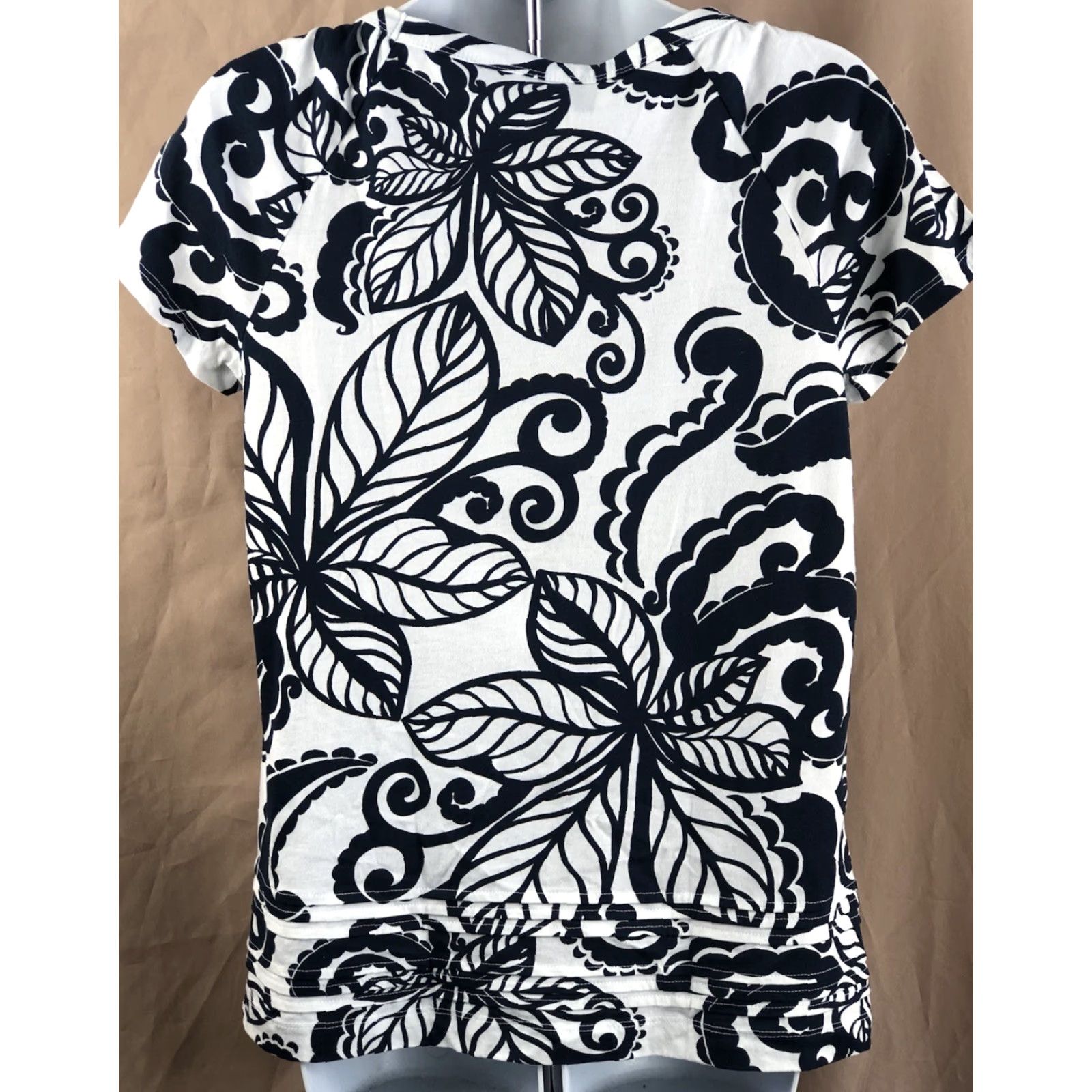 Merona Merona Top Blouse S White Floral Pleated Scoop Neck Hem Short Sleeve Boho Everyday Wear Womens Size S / US 4 / IT 40 - 3 Thumbnail