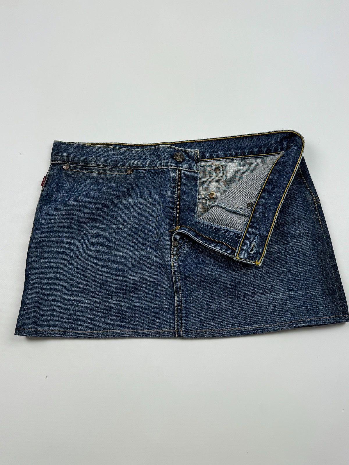 Levi's Y2K Vintage Levi’s 621 Mini Jeans Skirt Size 30" / US 8 / IT 44 - 4 Thumbnail
