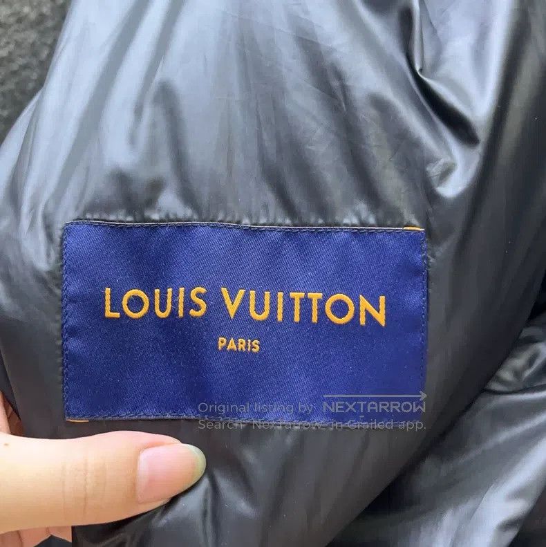 Louis Vuitton Louis Vuitton Black logo embossed graphic zipper solid hoo Size US M / EU 48-50 / 2 - 8 Thumbnail