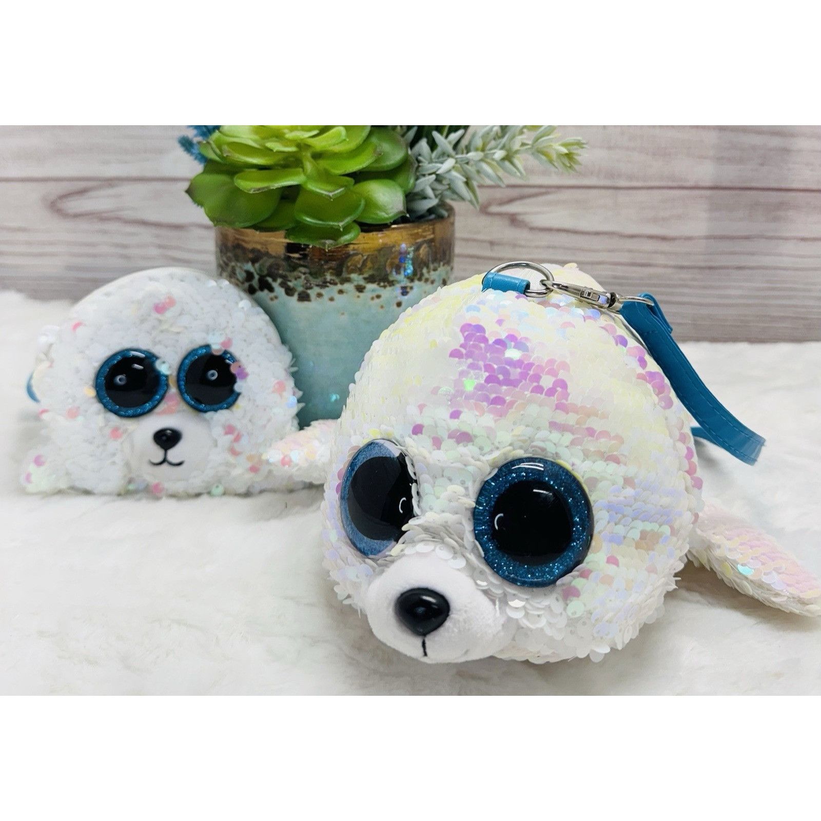 Other TY ICY White Seal 11" Fashion Flippy Sequin Glam Wristlet & Size ONE SIZE - 1 Thumbnail