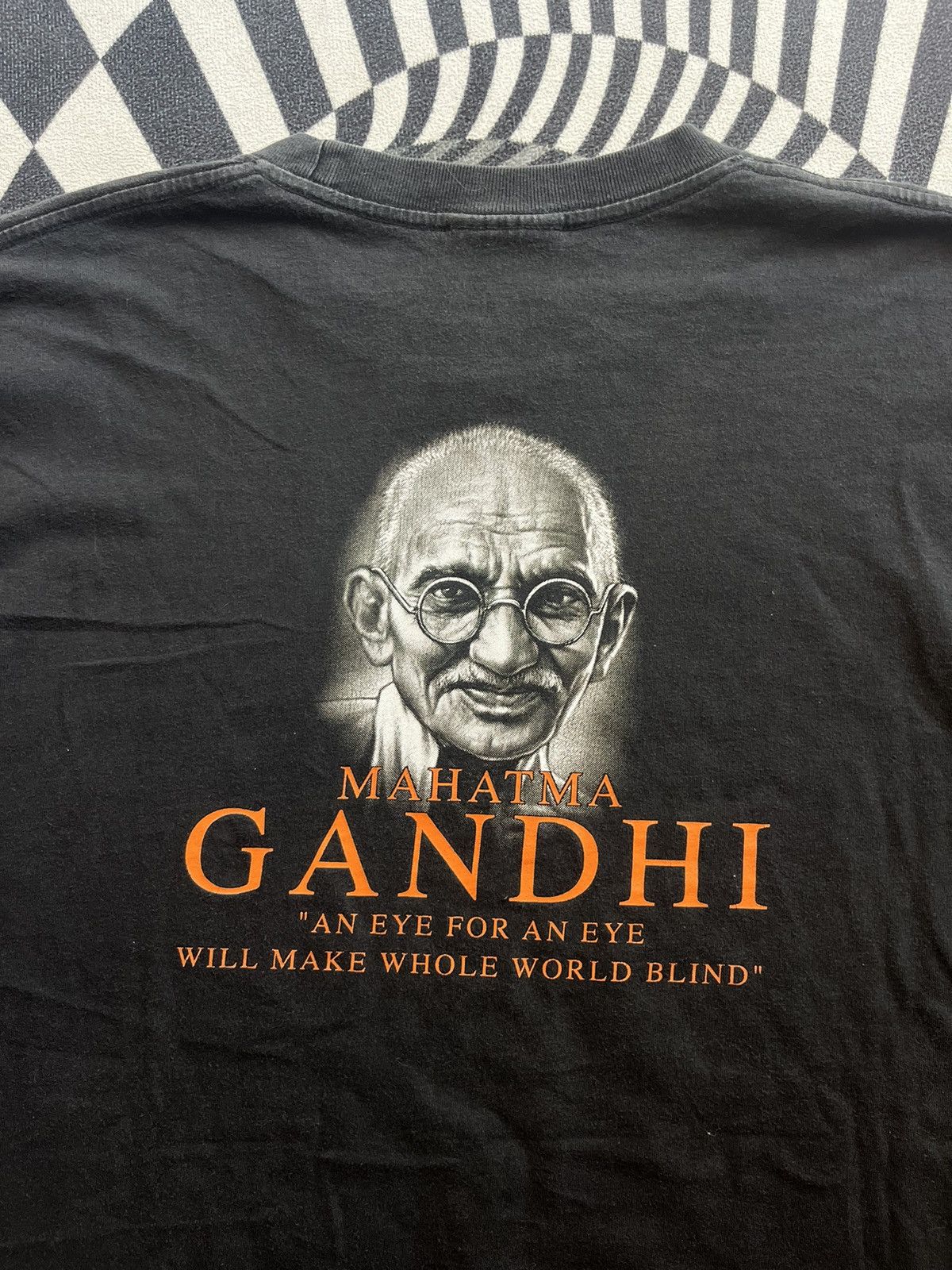 Arts & Science Vintage Mohandas K. Mahatma Gandhi Big Face 90’s Tshirt Size US XL / EU 56 / 4 - 9 Thumbnail