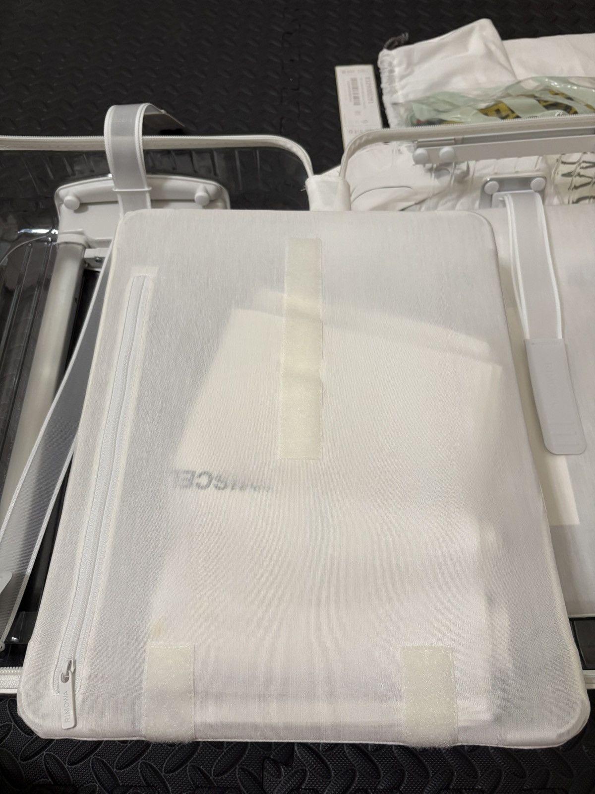 Off-White Off-White x Rimowa See Through 47L Luggage Case Size ONE SIZE - 10 Thumbnail