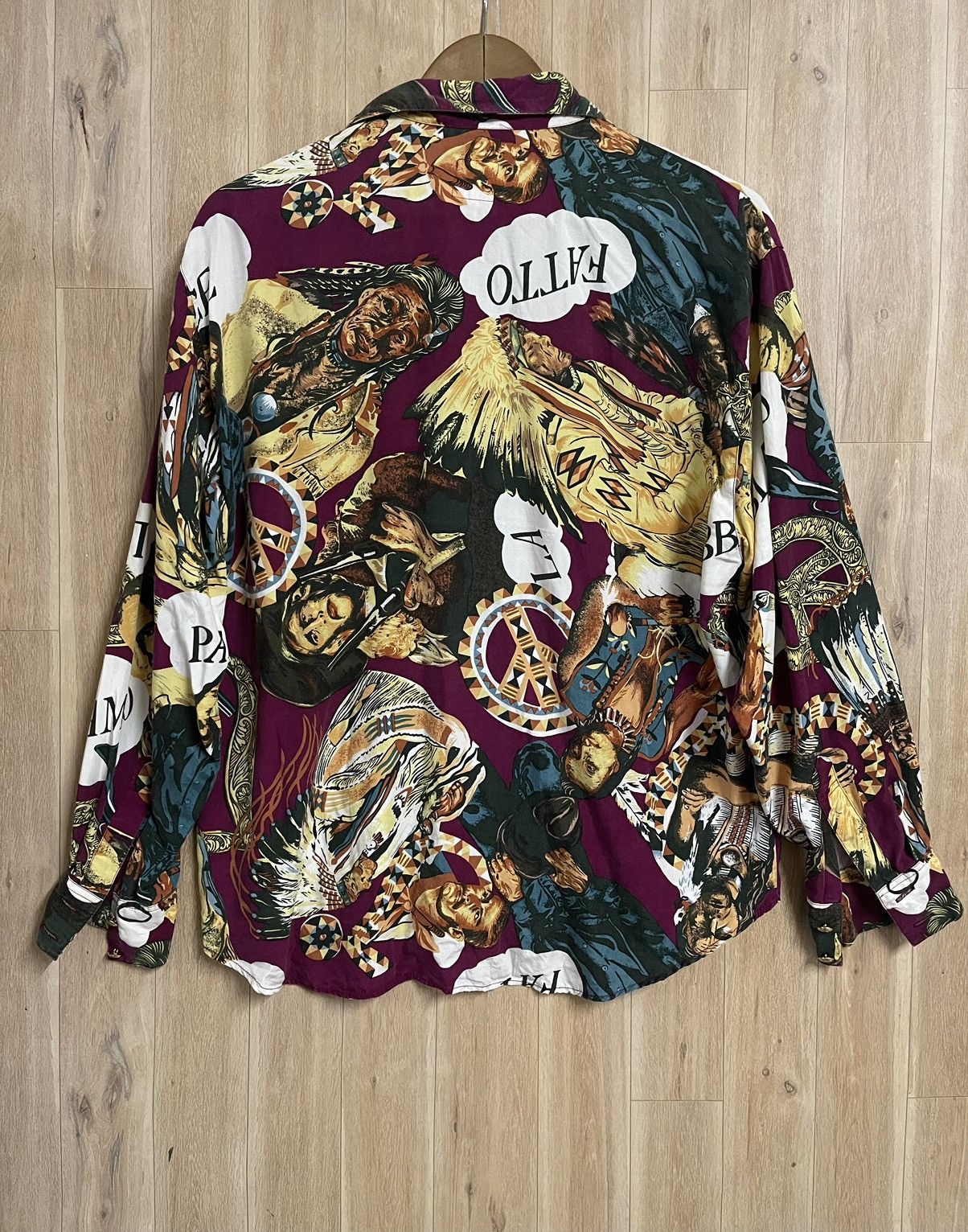Moschino Vintage Moschino Hawaiian Shirt M Rayon Native Indian Rare Size US M / EU 48-50 / 2 - 9 Thumbnail