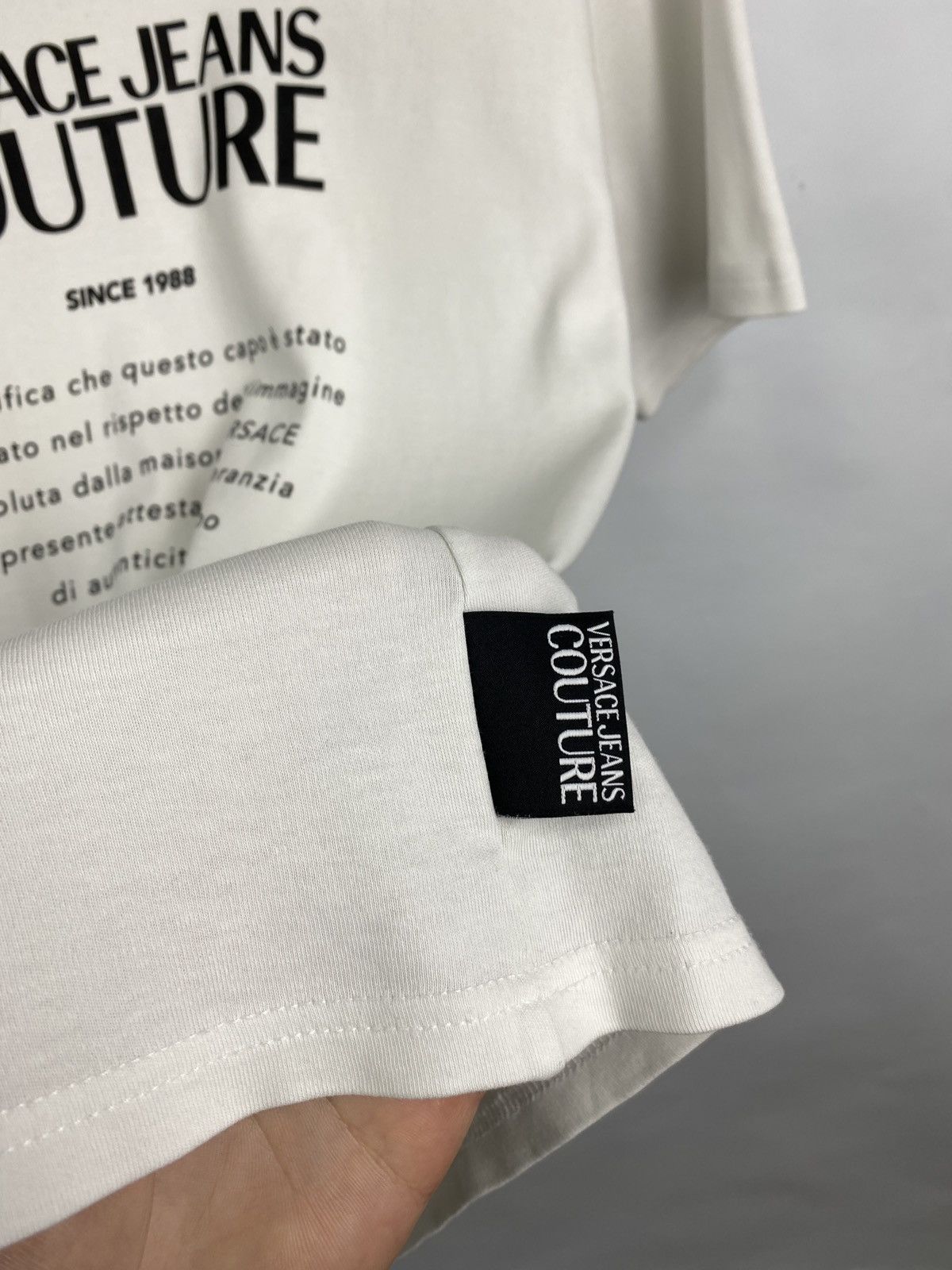 Versace Jeans Couture 🇮🇹 Versace Jeans Couture Rare T-Shirt Size US M / EU 48-50 / 2 - 6 Thumbnail