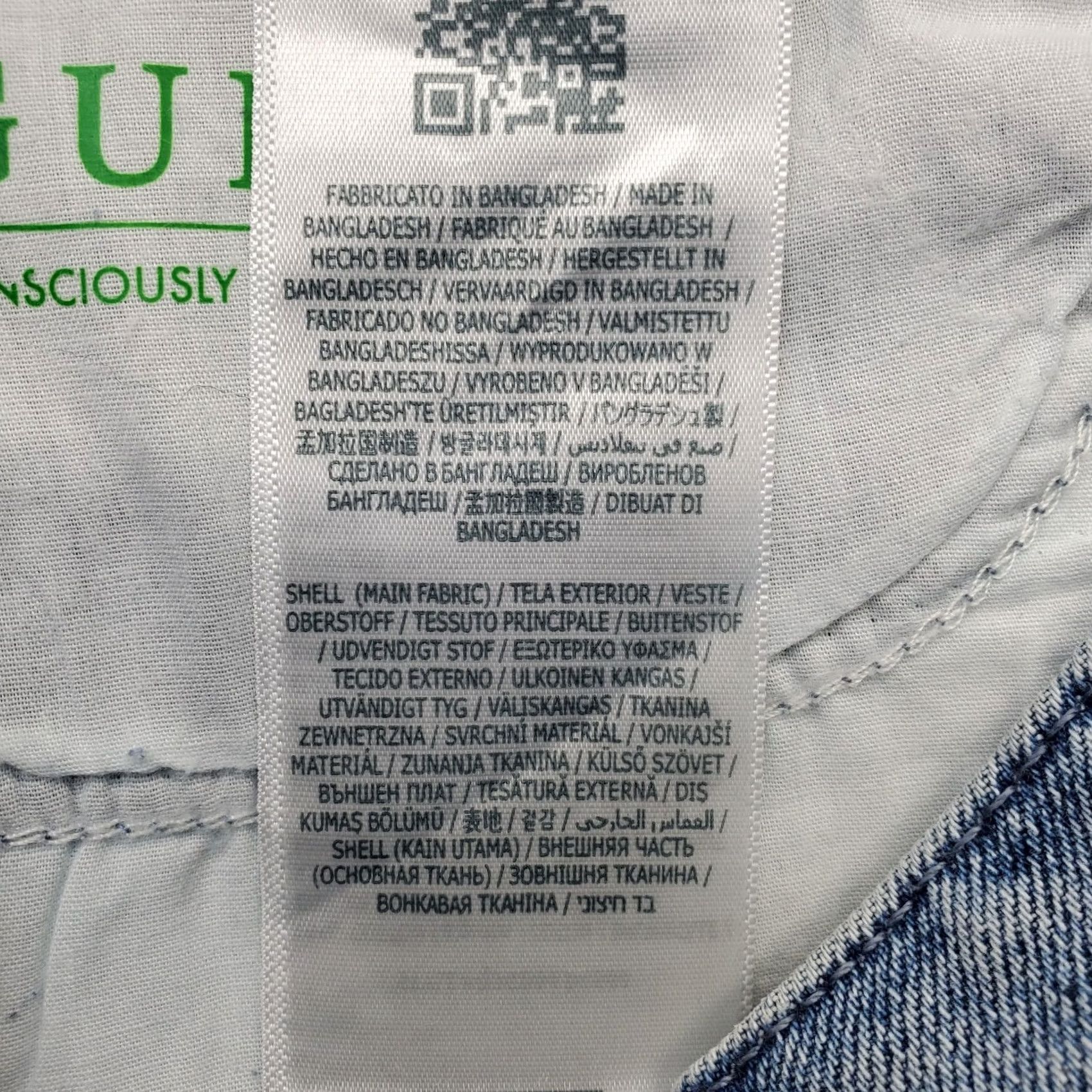 Guess GUESS Denim Shorts Women 28 Blue Stretch Medium Wash Beaded Trim Flat Front Bermuda Shorts Womens Size 28 Blue Size 28" / US 6 / IT 42 - 7 Thumbnail