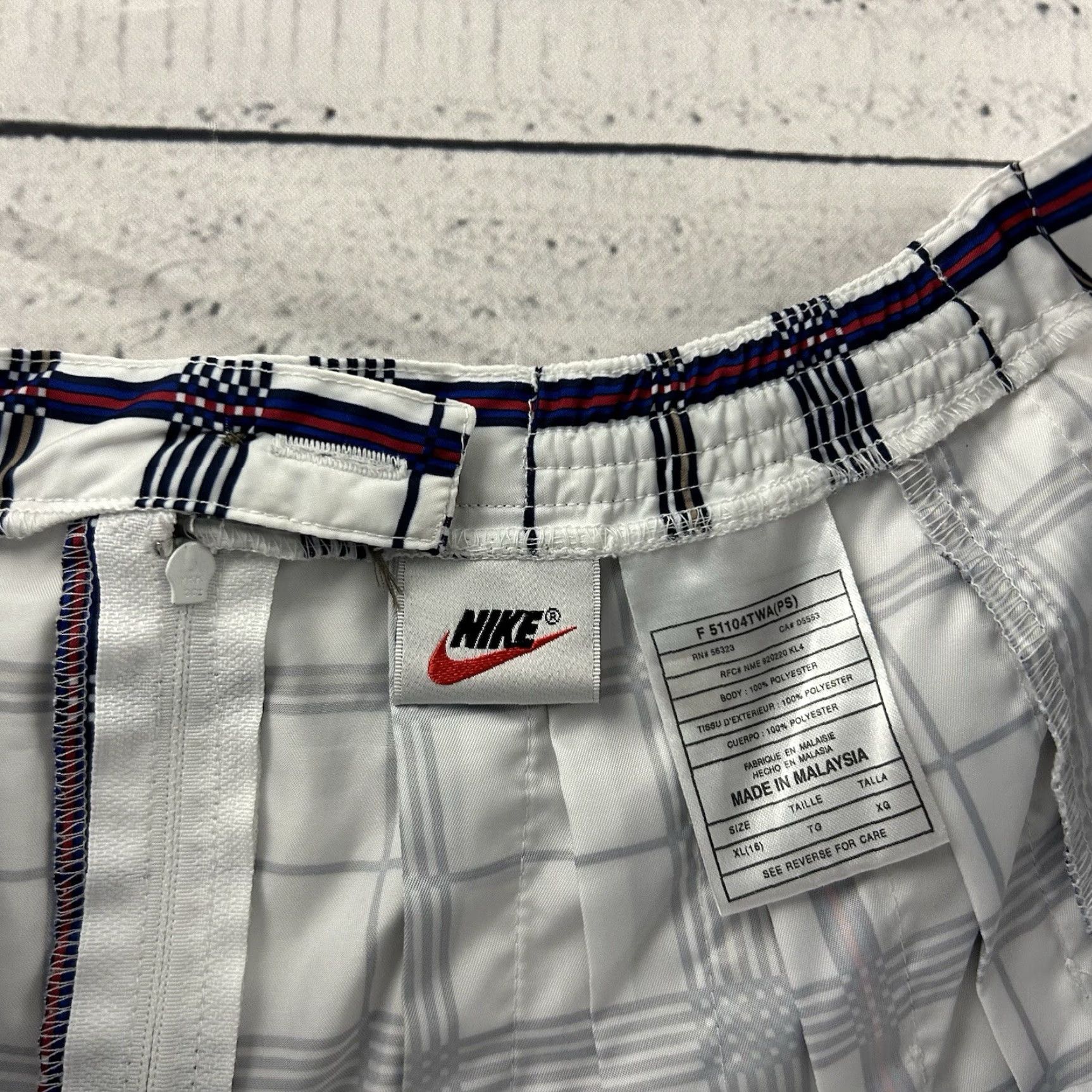 Nike VINTAGE Nike Court Pleated Tennis Skirt Women's XL White Size 40" / US 18 - 4 Thumbnail