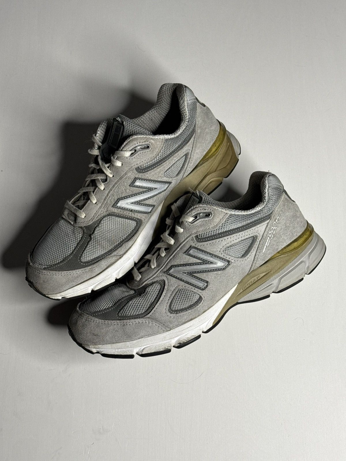 New Balance 990v4 “Grey” [8.5] PREOWNED