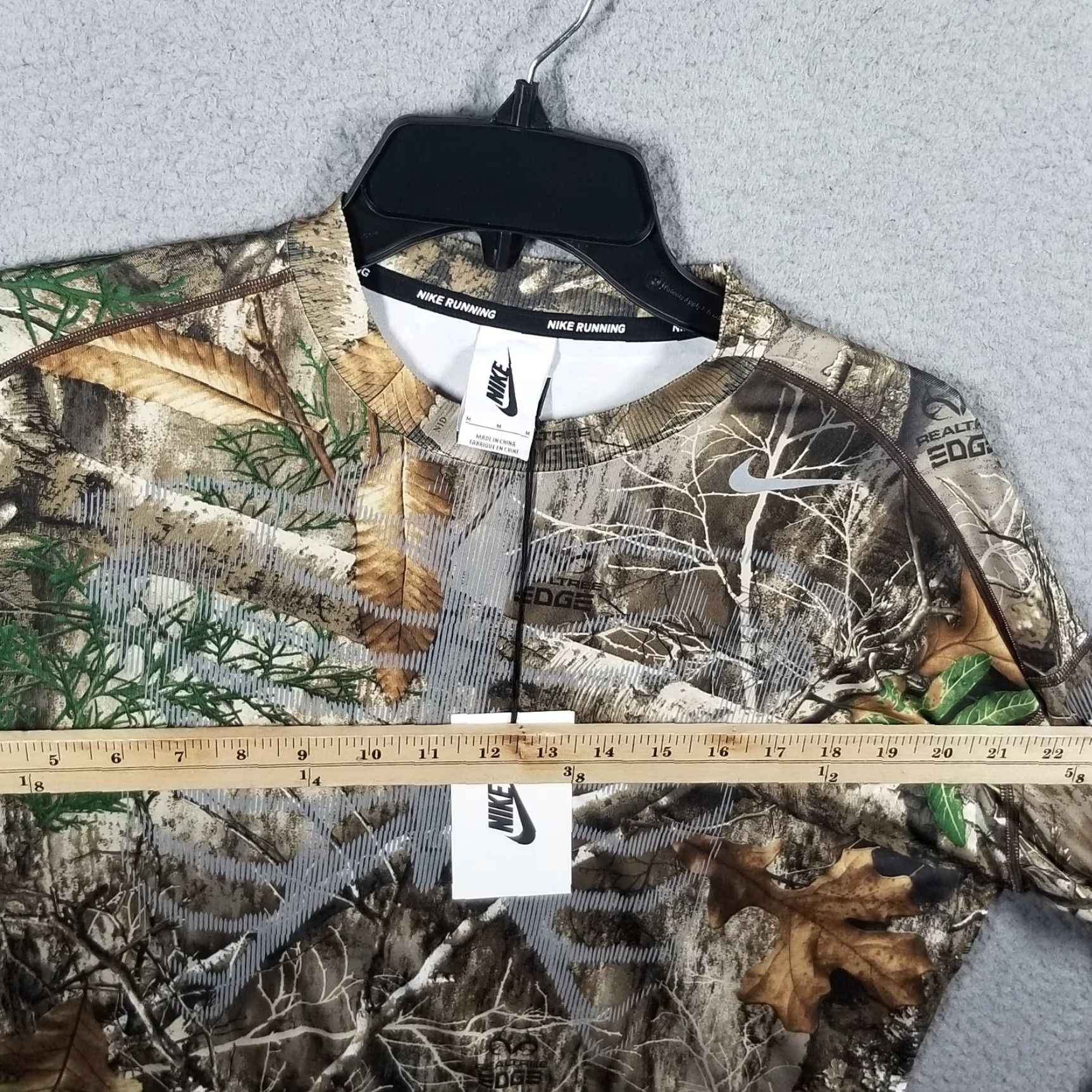 Nike VINTAGE NikeLab NRG Skeleton Camo Realtree Woman M Running Shirt CJ0179-237 NEW! Size US M / EU 48-50 / 2 - 6 Thumbnail