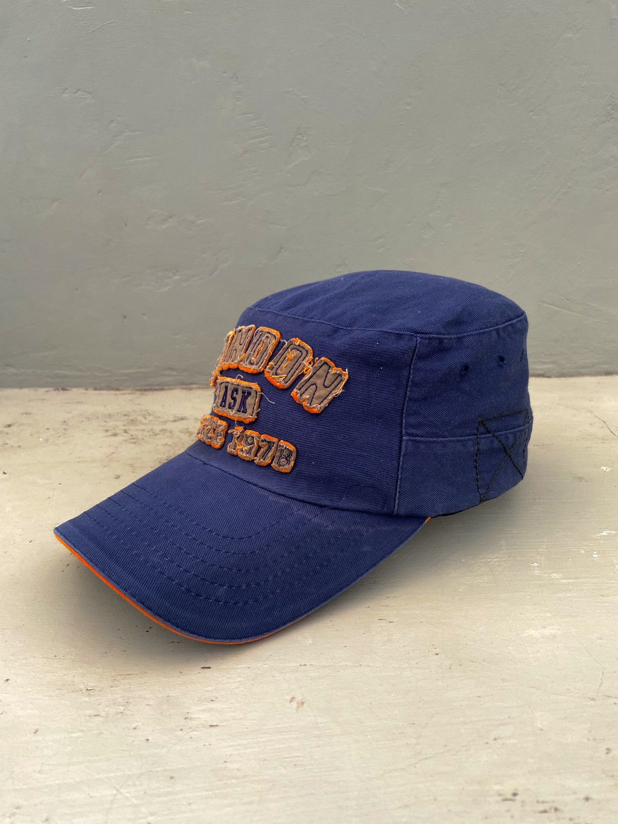 Le Grande Bleu (L.G.B.) 2000s ASK london embroidery caps Size ONE SIZE - 4 Thumbnail