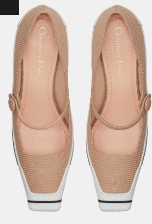 o1w1db10224 D-Motion Pump in Nude & White