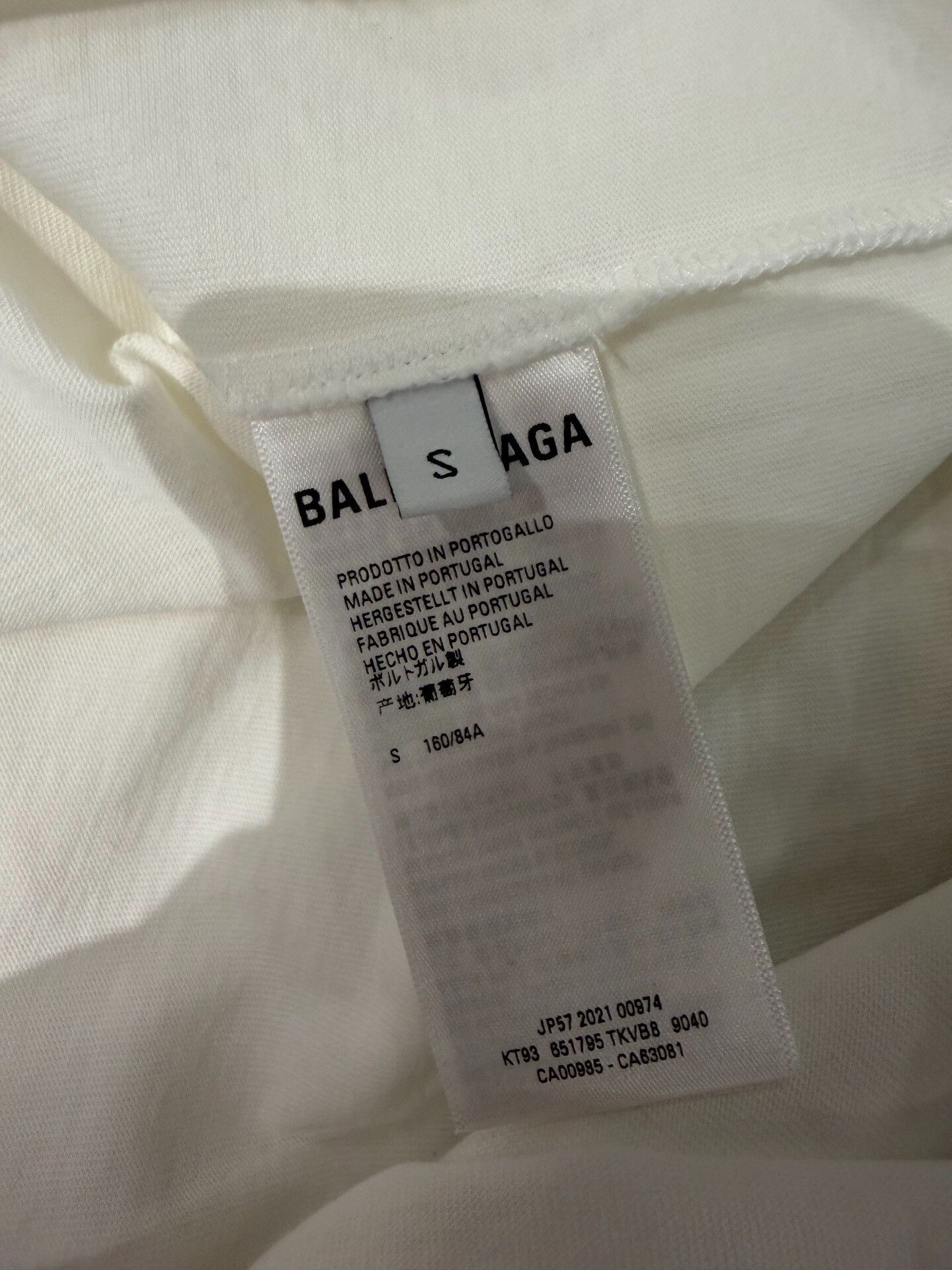 Balenciaga balenciaga classic distressed logo t-shirt Size US S / EU 44-46 / 1 - 4 Thumbnail