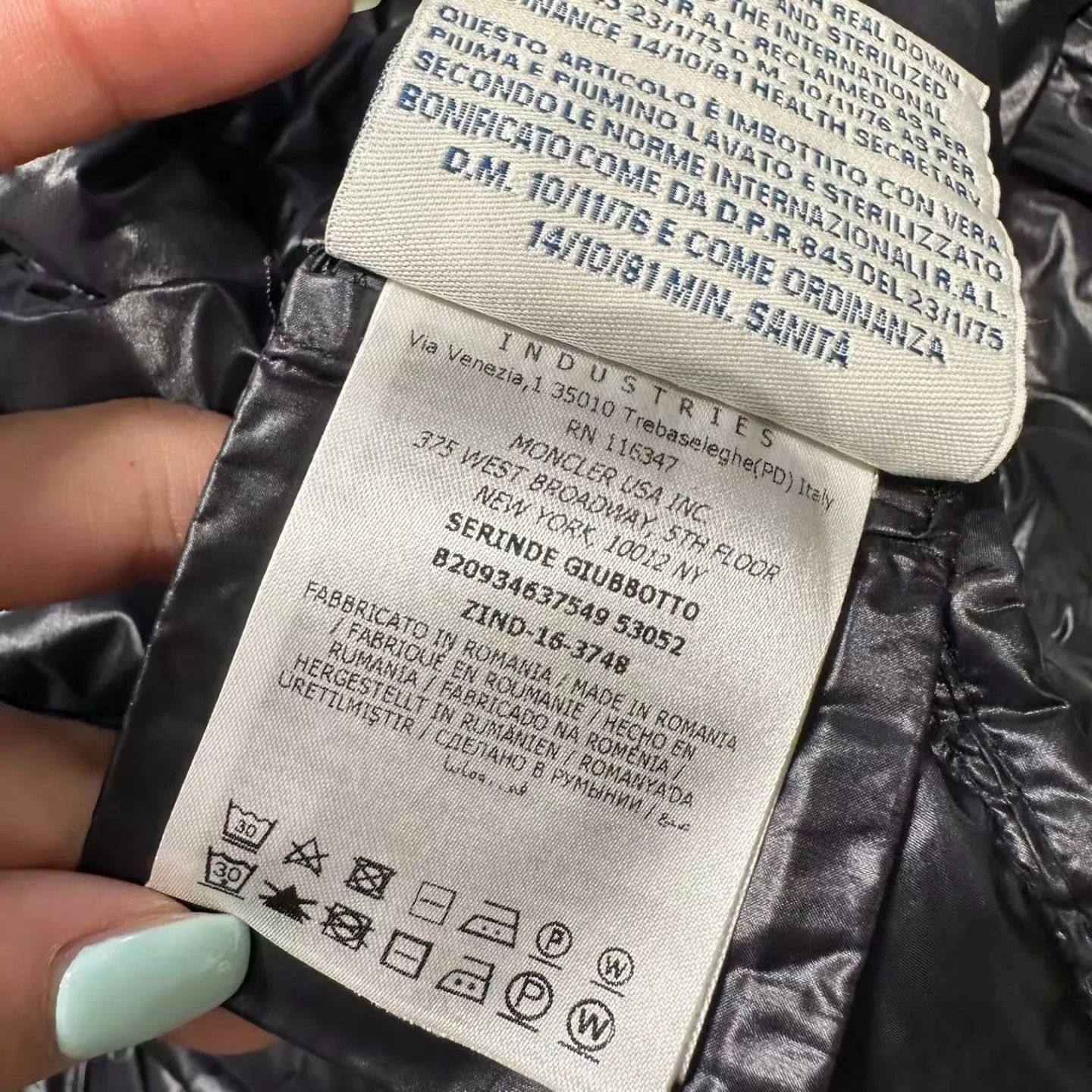 Moncler MONCLER Serinde Down Jacket 99 New Chest 102 Length 59 Size XS / US 0-2 / IT 36-38 - 4 Thumbnail