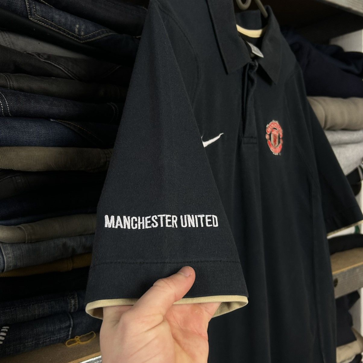 Nike Vintage Nike Manchester United Small logo 2000’s polo size M Size US M / EU 48-50 / 2 - 7 Thumbnail