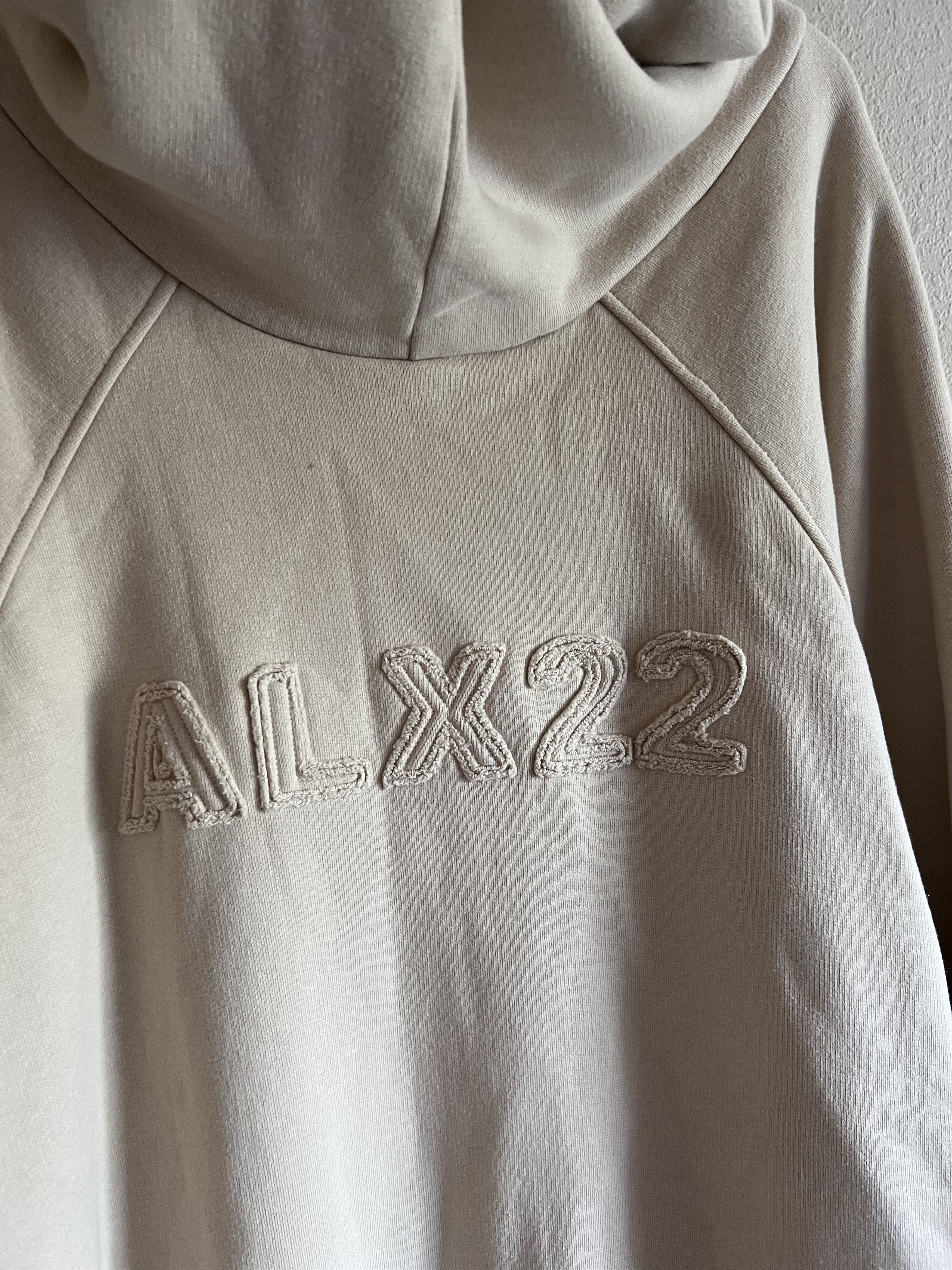 1017 ALYX 9SM 1017 Alyx 9SM Raw Cut Oversized Hoodie in Cream Size US XXL / EU 58 / 5 - 7 Thumbnail