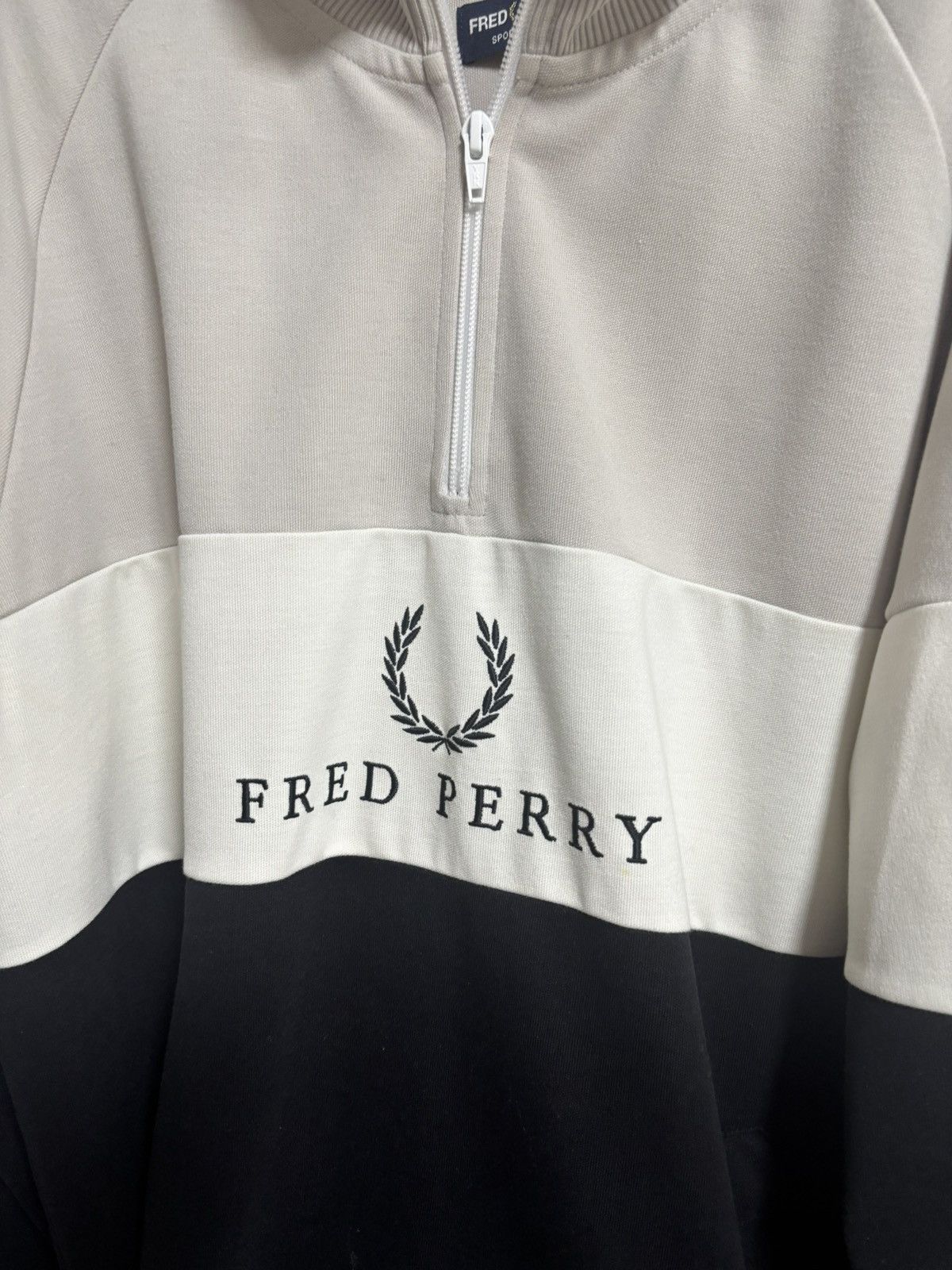 Fred Perry FRED PERRY EMBROIDERED PANEL SWEAT Size US XL / EU 56 / 4 - 2 Thumbnail