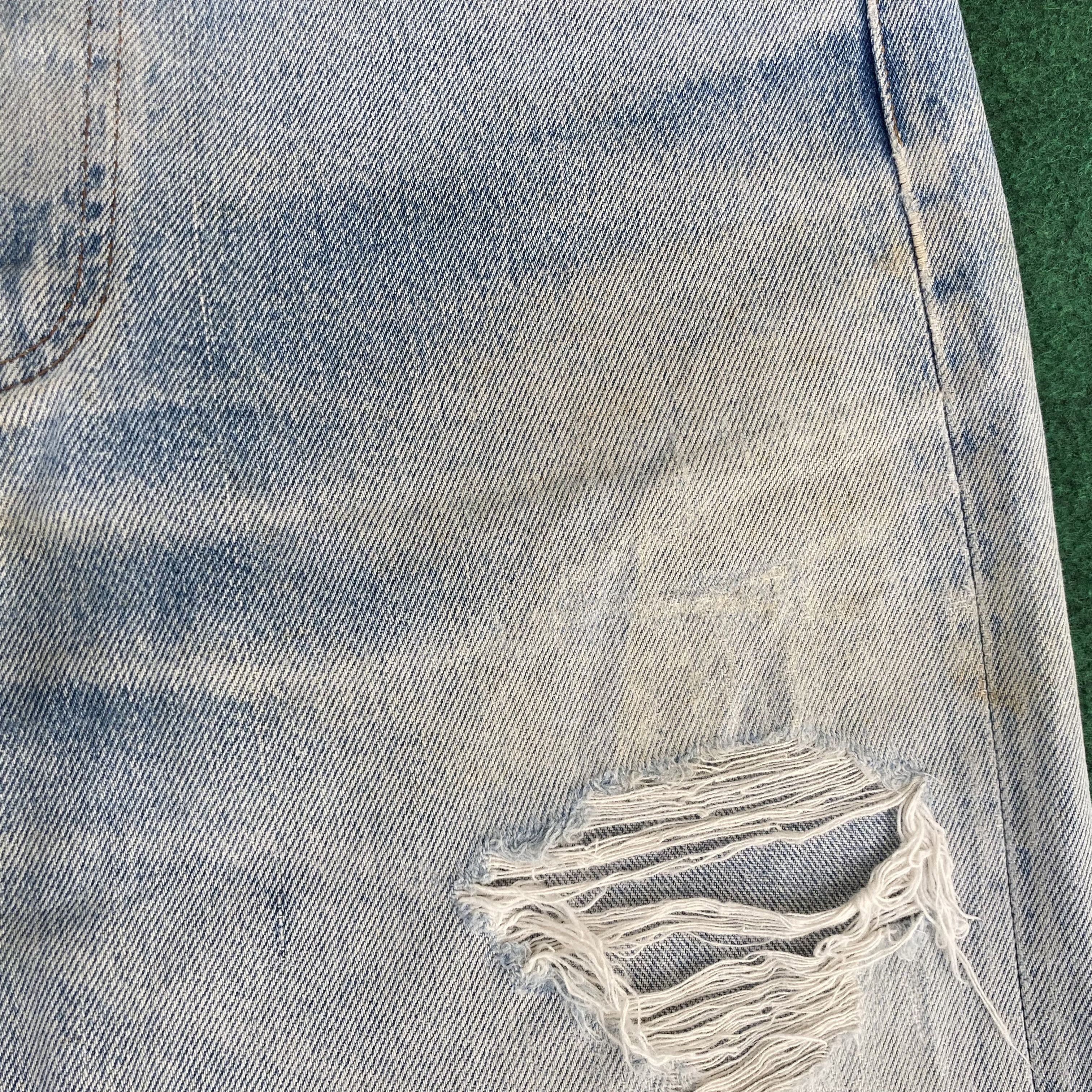 Levi's × Vintage Vintage Levis 501 Short Jorts Distressed Ripped Stains Jeans Size US 29 - 9 Thumbnail