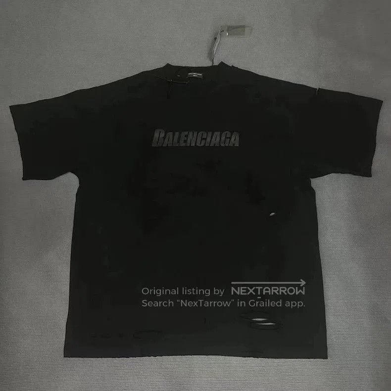 Balenciaga Balenciaga Logo Print Distressed Short Sleeve Tee. Size US M / EU 48-50 / 2 - 1 Thumbnail