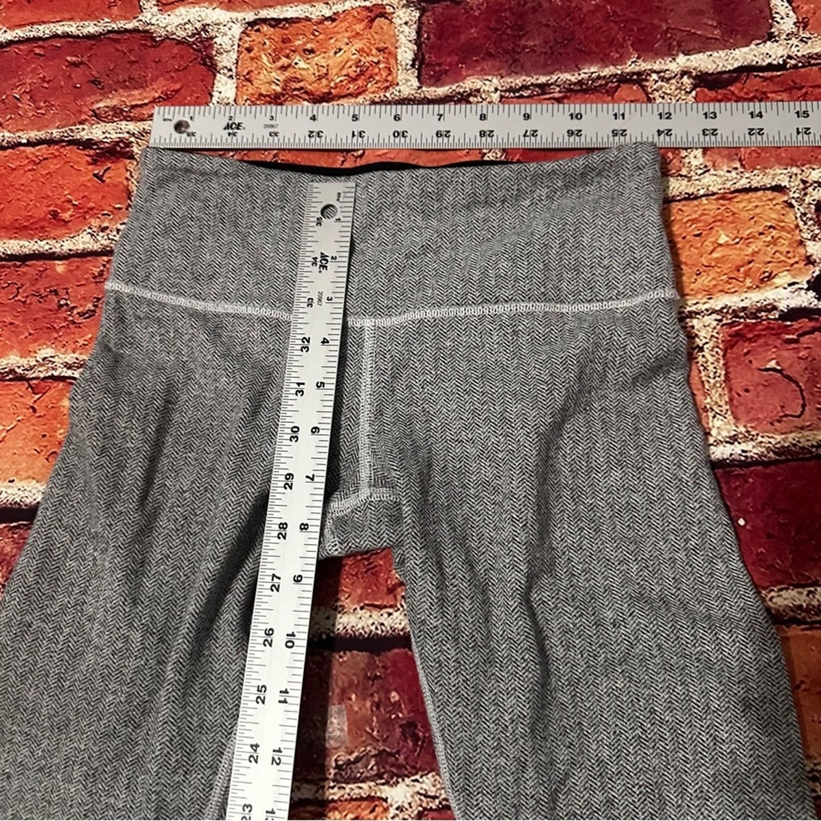 Lululemon Full length lululemon leggings size 4 Size 27" / US 4 / IT 40 - 9 Thumbnail