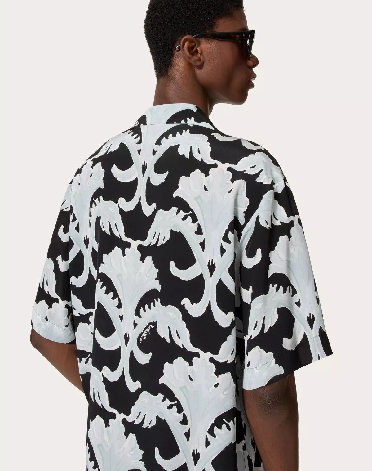 Valentino oc11z0725 Silk Bowling Shirt in Black/White Size US L / EU 52-54 / 3 - 7 Thumbnail