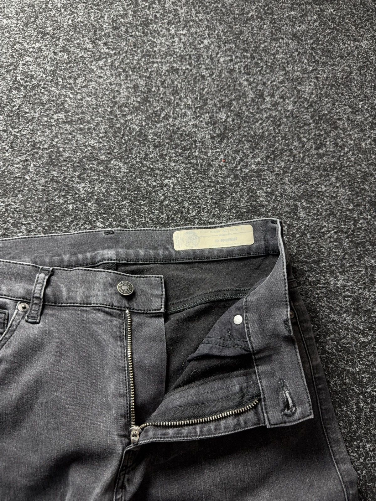Diesel 00s Y2K Diesel D-RONISY Grey Slim Jeans Clean Minimal Fit Size 30" / US 8 / IT 44 - 9 Thumbnail