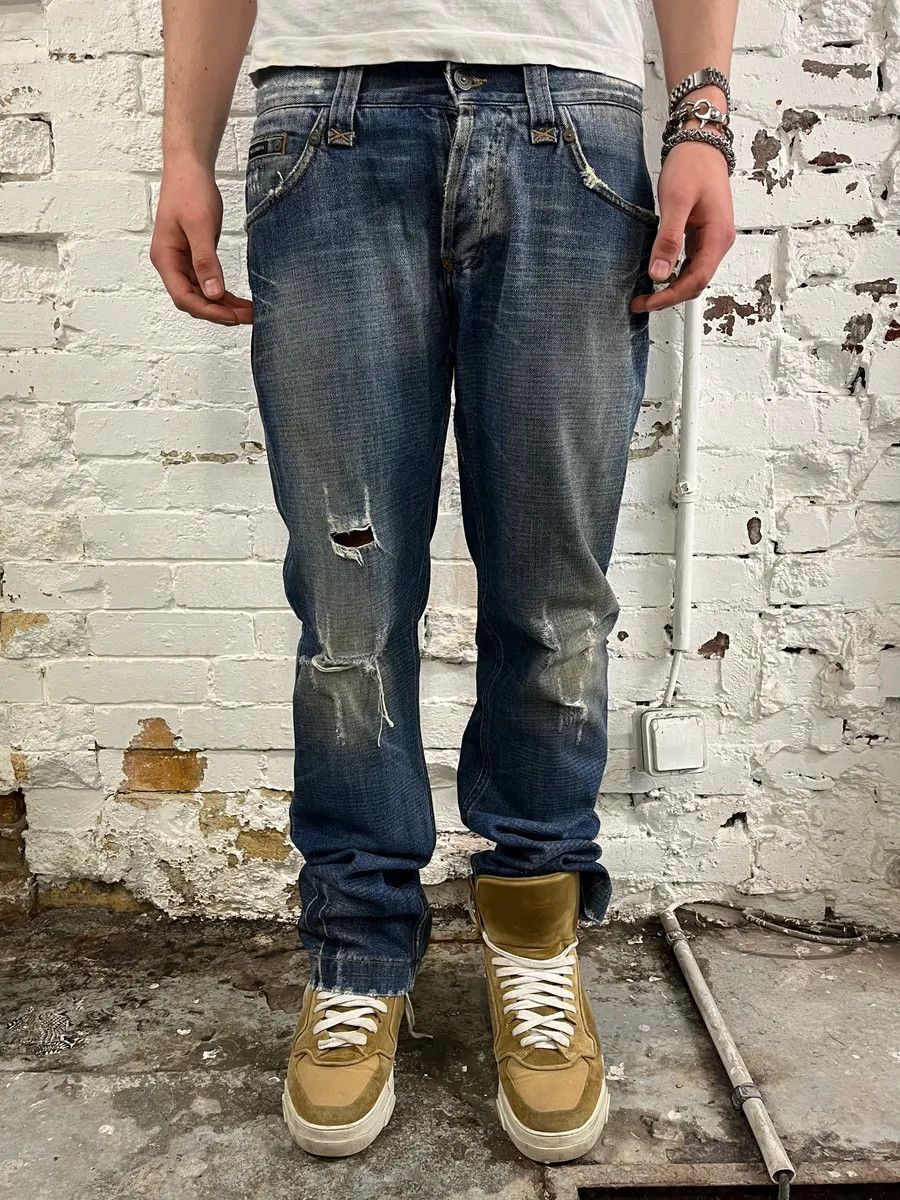 Dolce & Gabbana 2000s Dolce & Gabbana Distressed Blue Denim Jeans Size US 32 / EU 48 - 2 Thumbnail