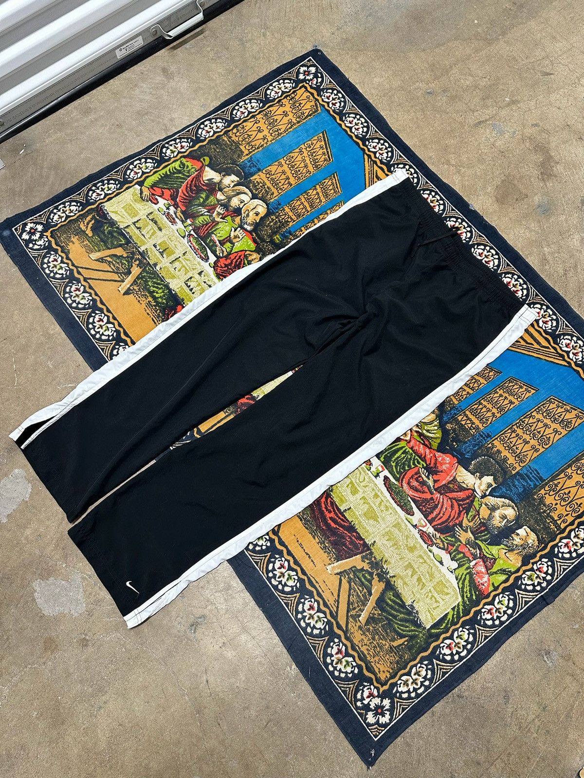 Nike Nike black track pants size large baggy flared fit skater Size US 34 / EU 50 - 2 Thumbnail
