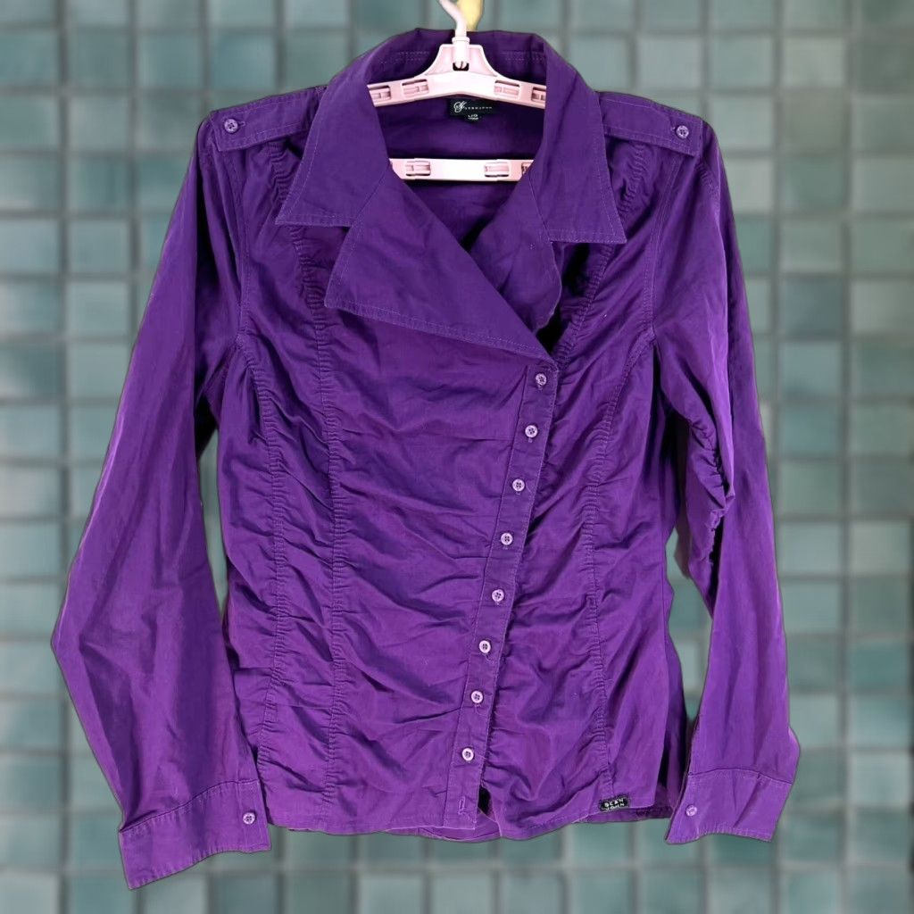 Sean John Sean John Ruched Button Top Womens Size L Purple Long Sleeve Off Set One Word: Button-Up Shirt Womens L Purple Sean John Ruched Off Set Button Top Size L / US 10 / IT 46 - 1 Thumbnail