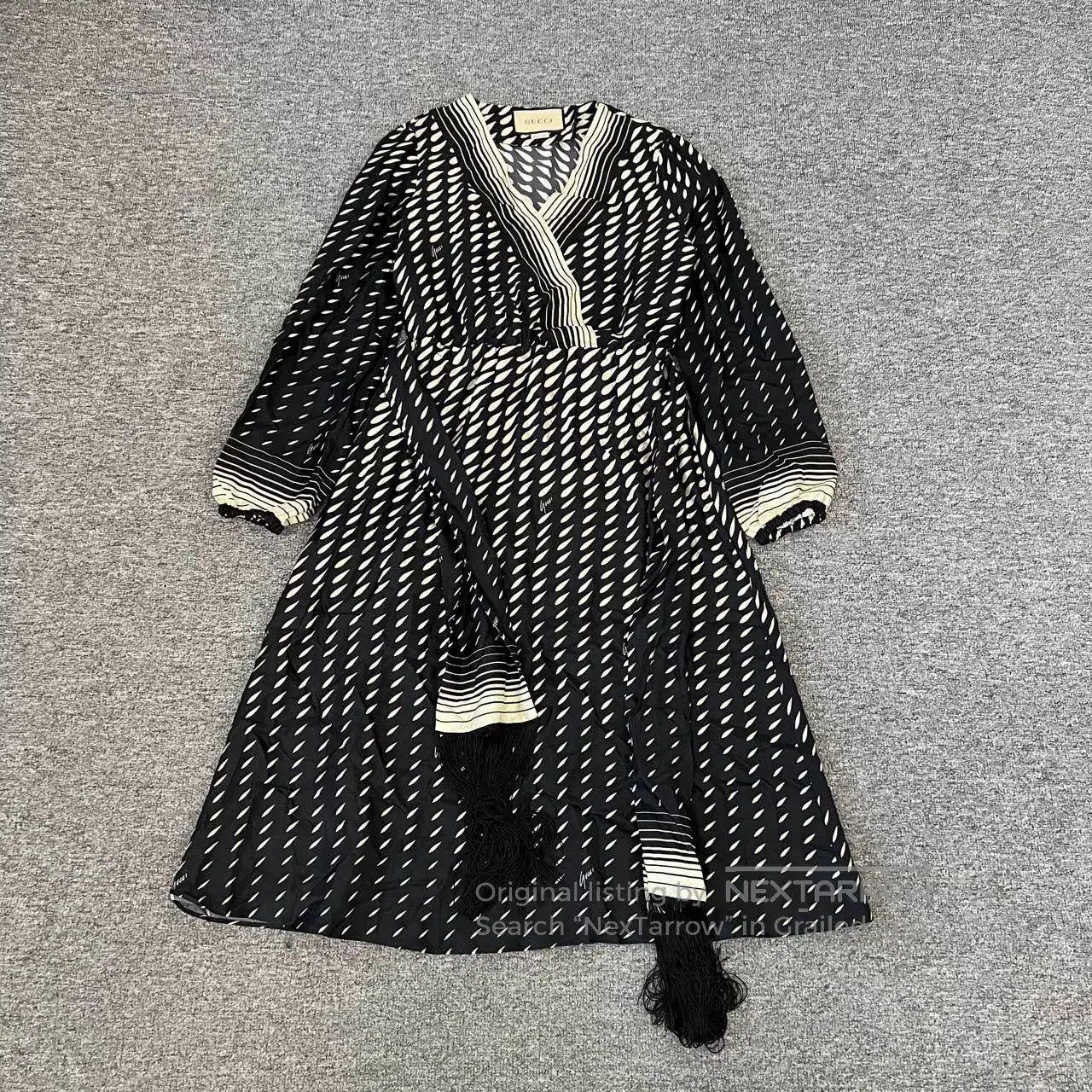 Gucci Authentic Gucci Runway Silk Dress 36. Size XS / US 0-2 / IT 36-38 - 2 Thumbnail