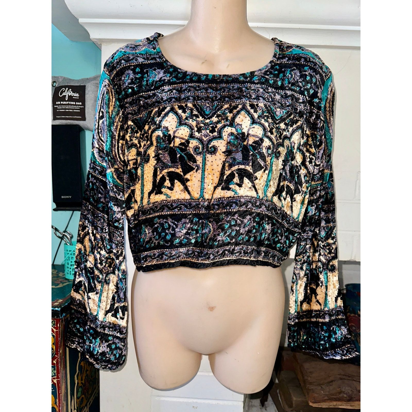 Vintage VINTAGE SHIMMERING PRINTED VELVET CROP BELLSLEEVE TOP BOHO S Size S / US 4 / IT 40 - 6 Thumbnail