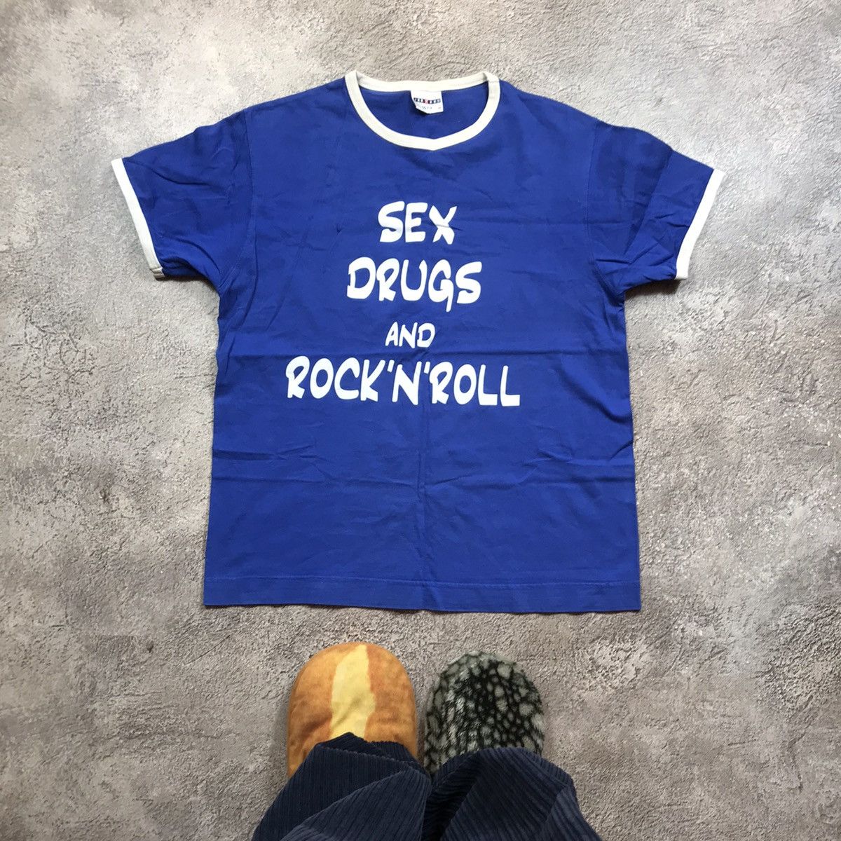 Vintage Vintage 90s Graphic Tee Sex Drugs Rock and Roll Punk Baggy M Size US M / EU 48-50 / 2 - 1 Thumbnail