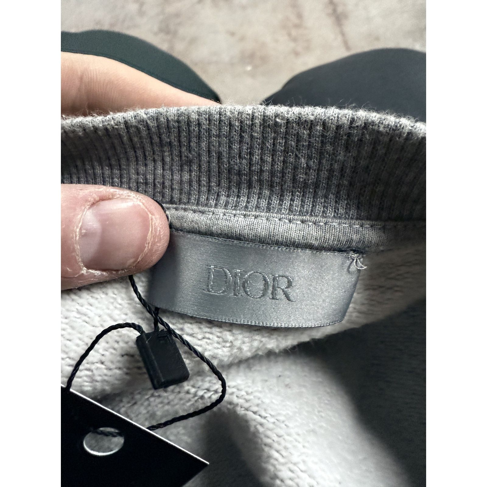 Dior Dior CD Logo Crewneck Grey Used Small Size US S / EU 44-46 / 1 - 5 Thumbnail