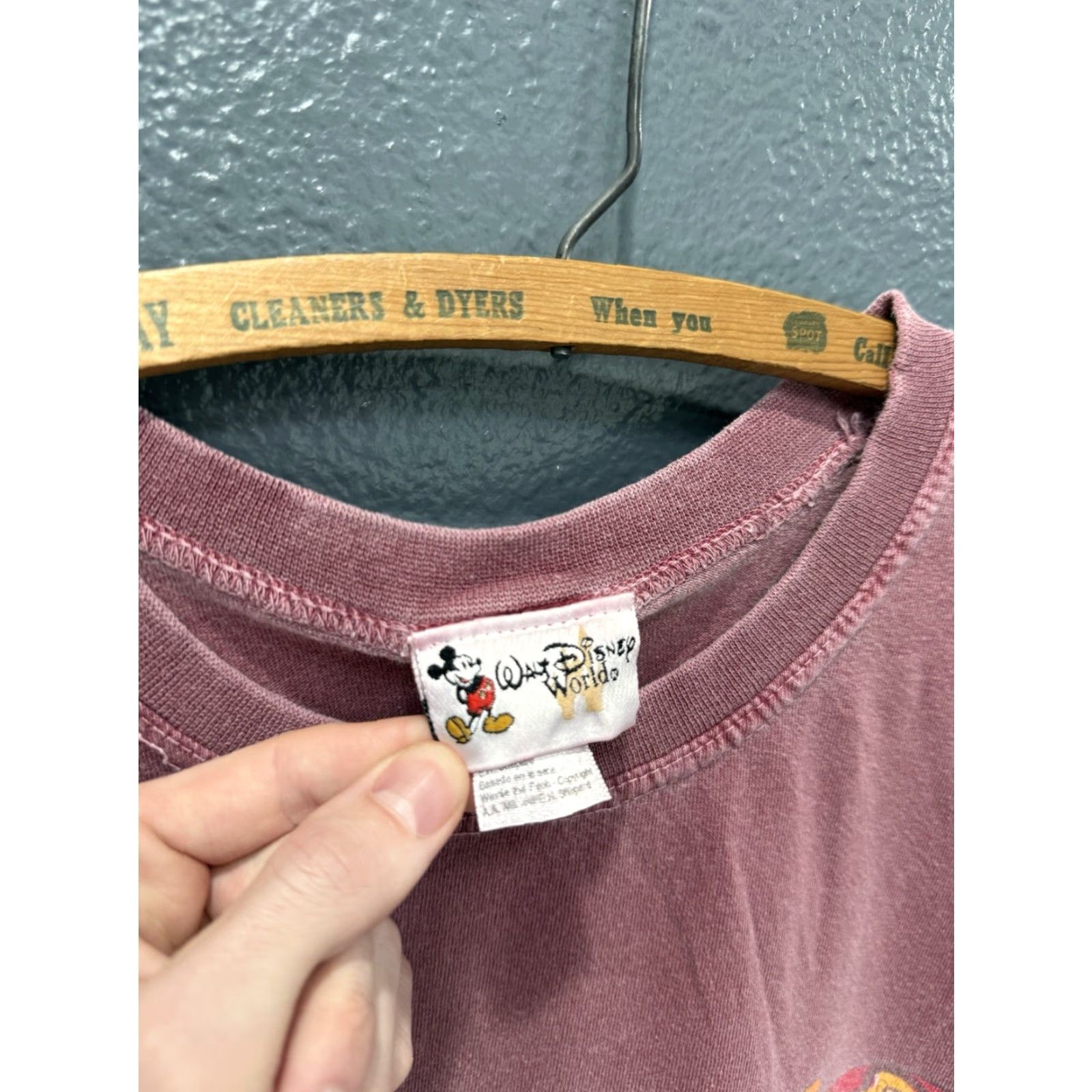 Disney VINTAGE Walt Disney Winnie The Pooh Tee Shirt L Red 90s Mens Shirt Size US L / EU 52-54 / 3 - 5 Thumbnail