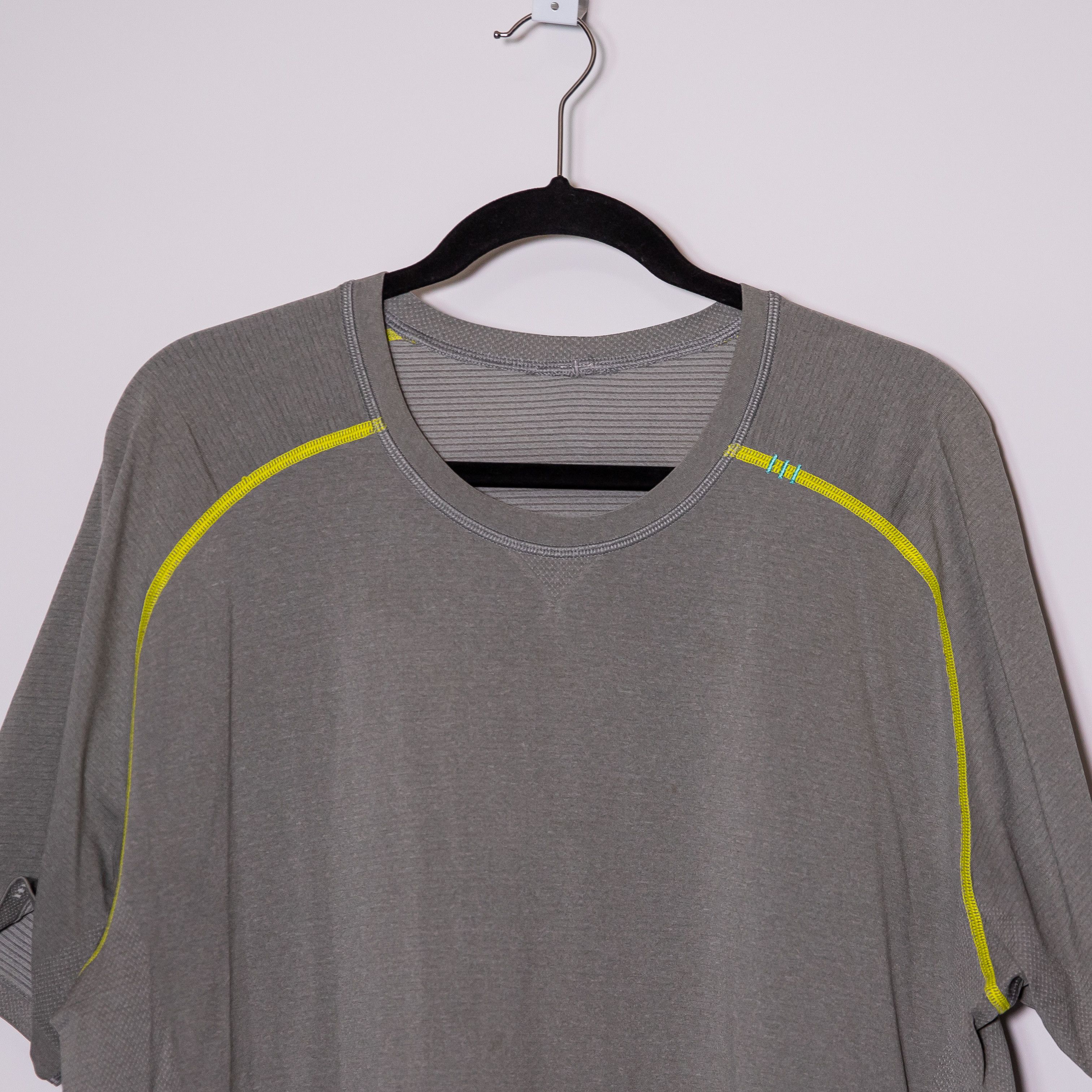 Lululemon Lululemon Men's Metal Vent Crew Neck Size US XXL / EU 58 / 5 - 2 Thumbnail