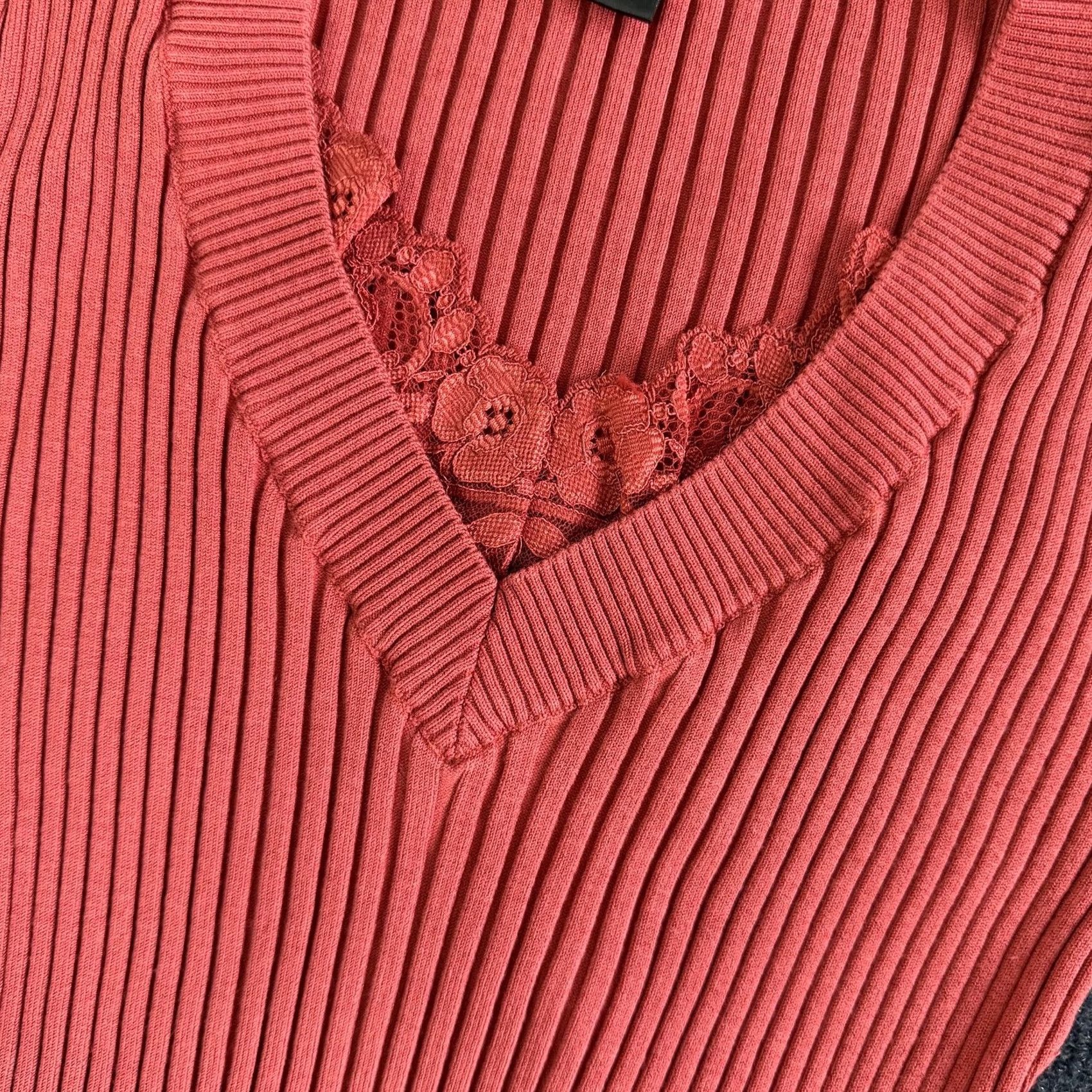 Vintage August Silk Sweater Womens Large Pink V Neck Lace Trim Short Sleeve Ribbed Knit Pullover Casual Adults Mens? Size L / US 10 / IT 46 - 2 Thumbnail