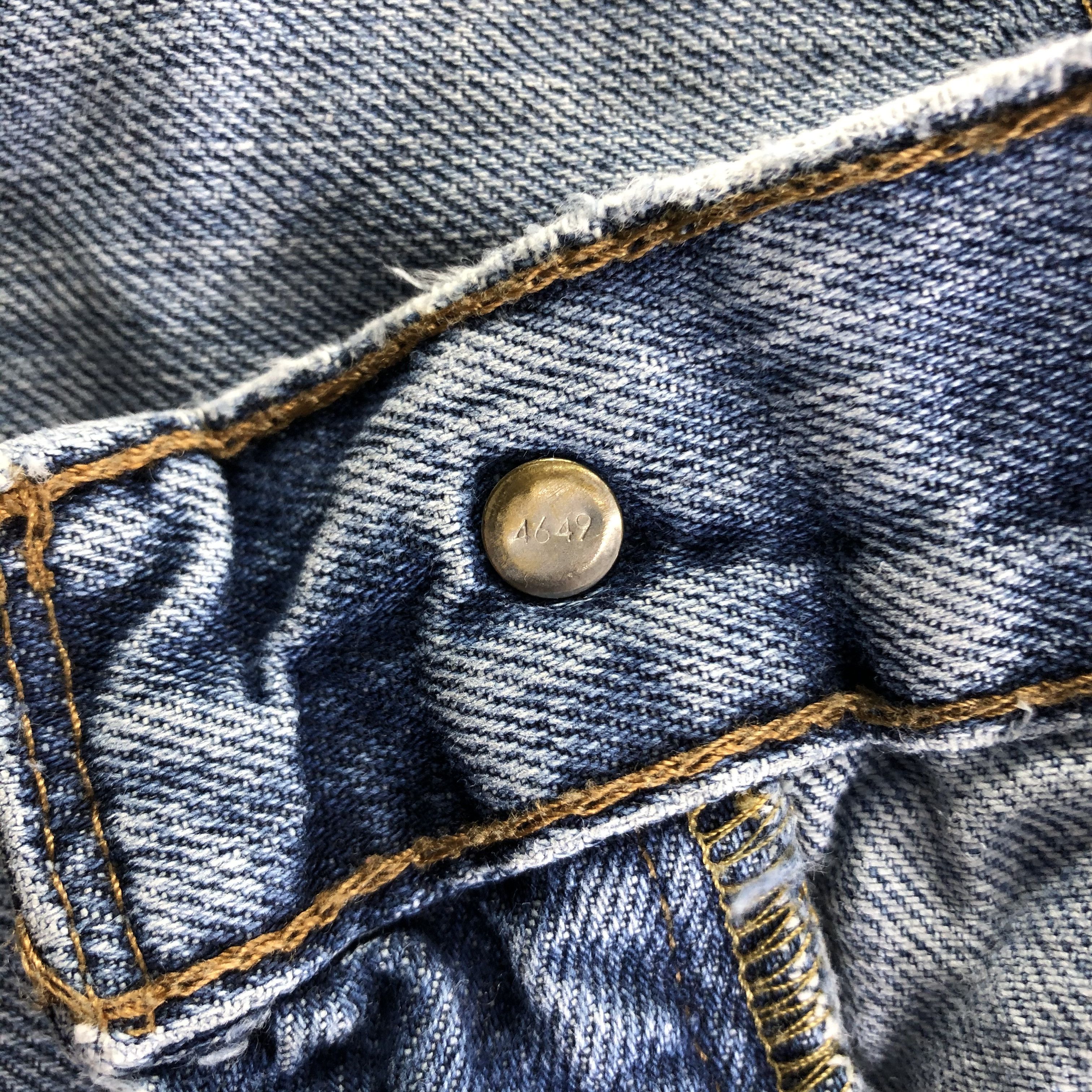 Levi's × Vintage Vintage Blue Wash Levis 569 Jeans-JM3456 Size US 37 - 12 Thumbnail